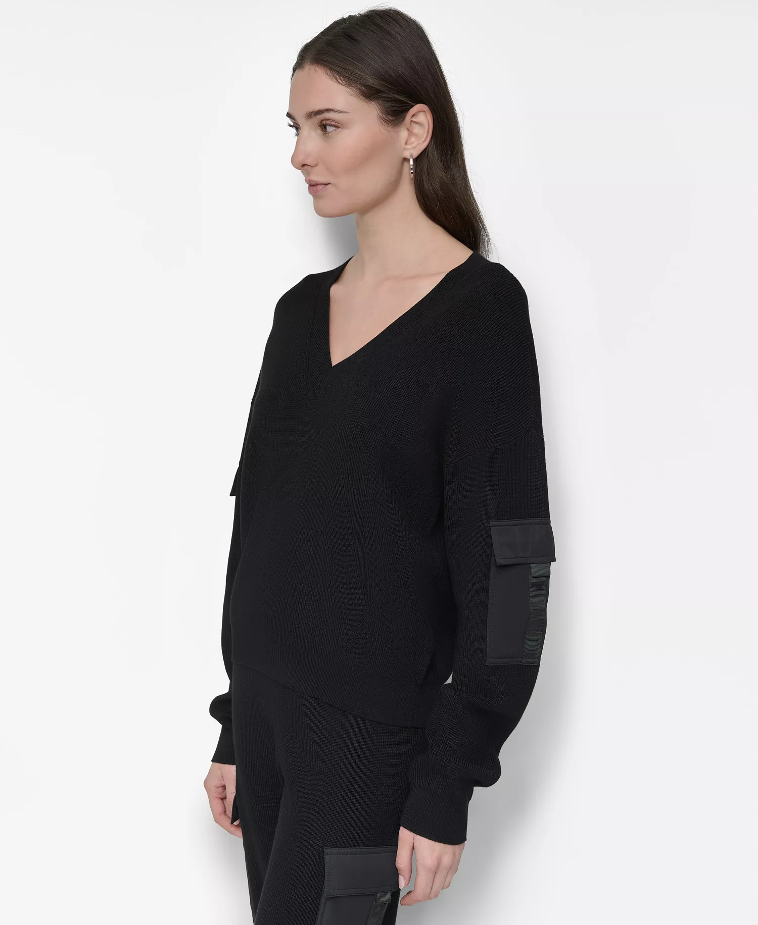 Women's Cargo V-Neck Sweater  - Black - L