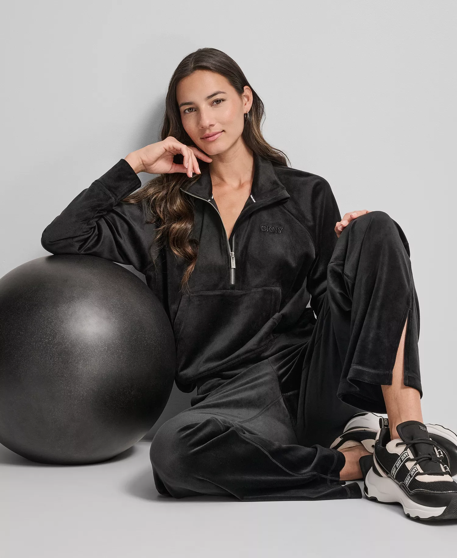 Women's Platinum Velour Embroidered Logo Sweatshirt - Black - L