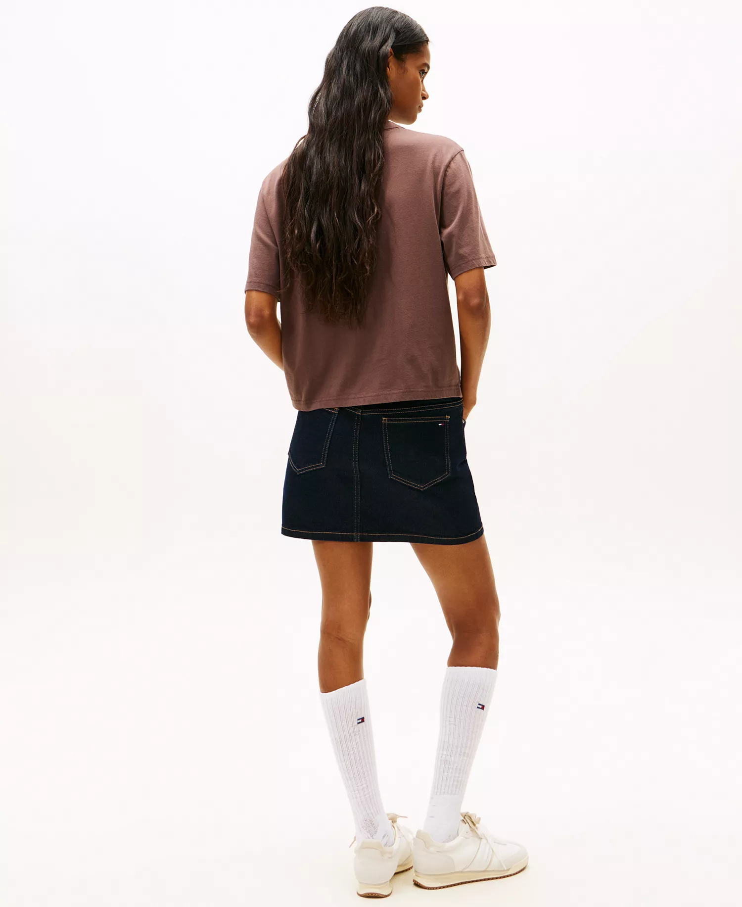 Women's Boxy Badge Crewneck T-Shirt - Black Walnut - M