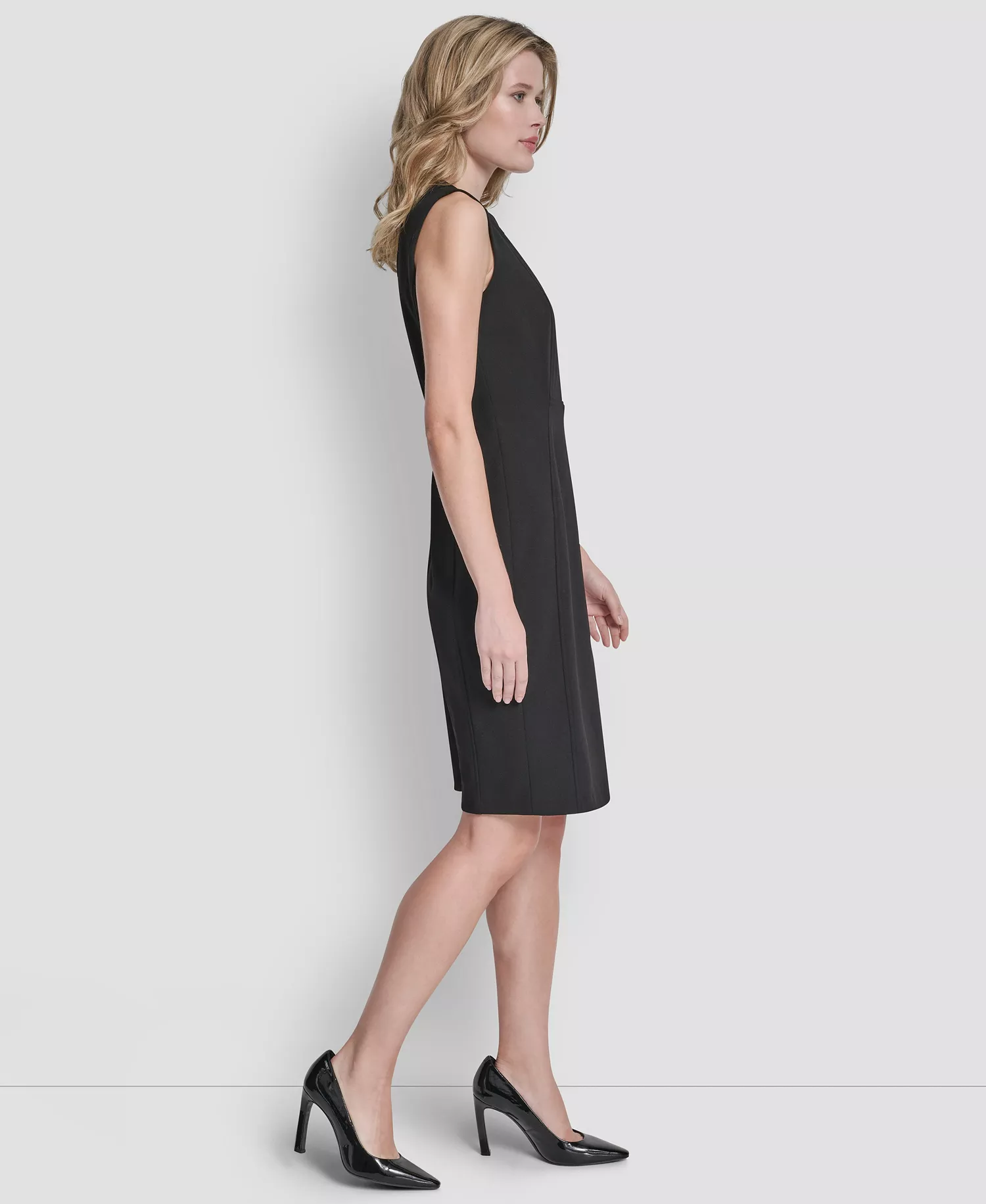 Women's Sleeveless Zipper Front Crewneck Sheath Dress - Ivory - 10