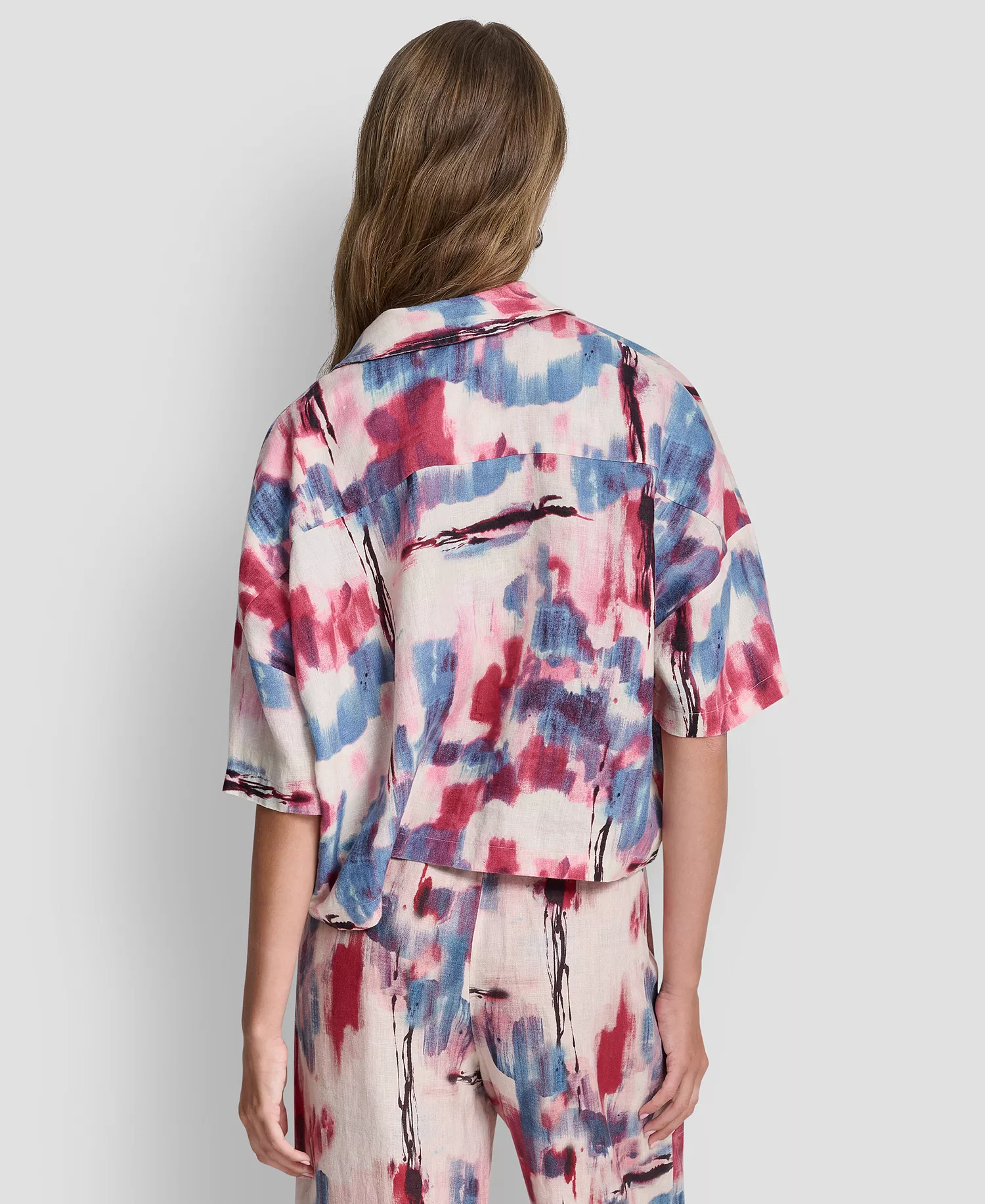 Women's Printed Short Sleeves Convertible Collar Top - Urban Bloom - L
