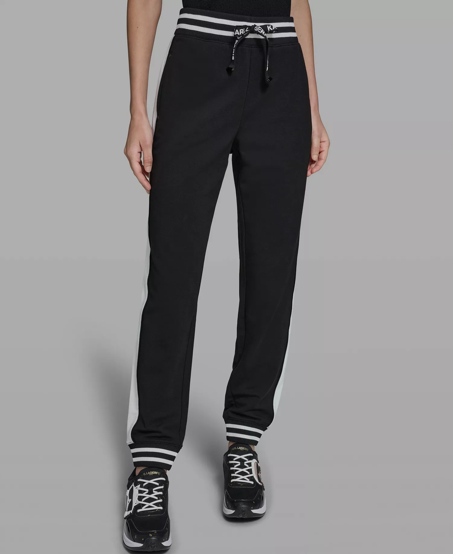 Women's Color Blocked Pull-On Joggers - Black - L