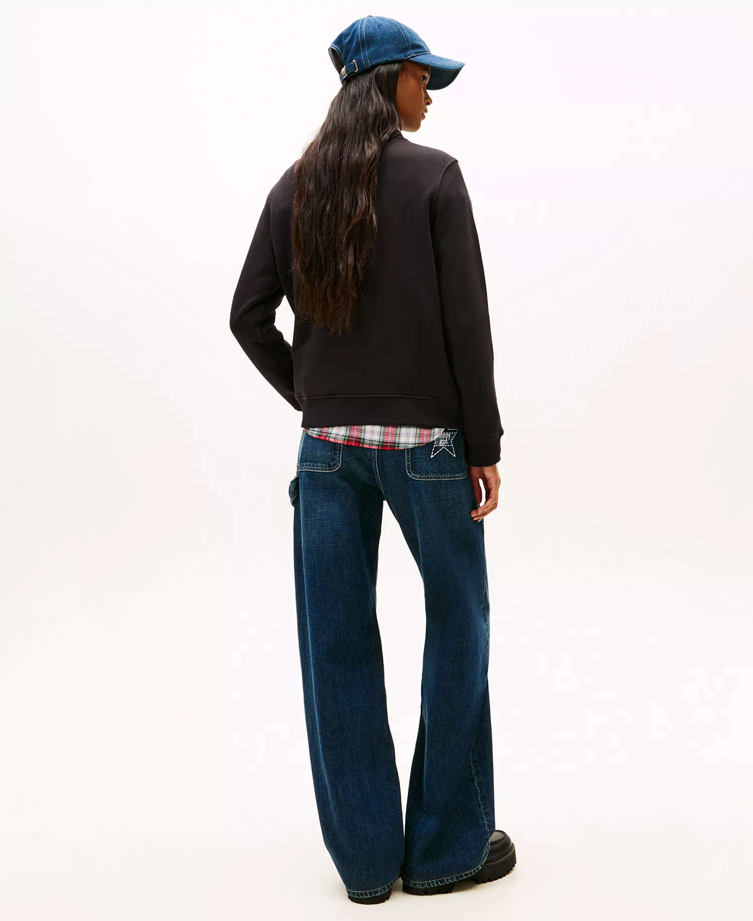 Women's Flag Crewneck Sweatshirt - Black - L