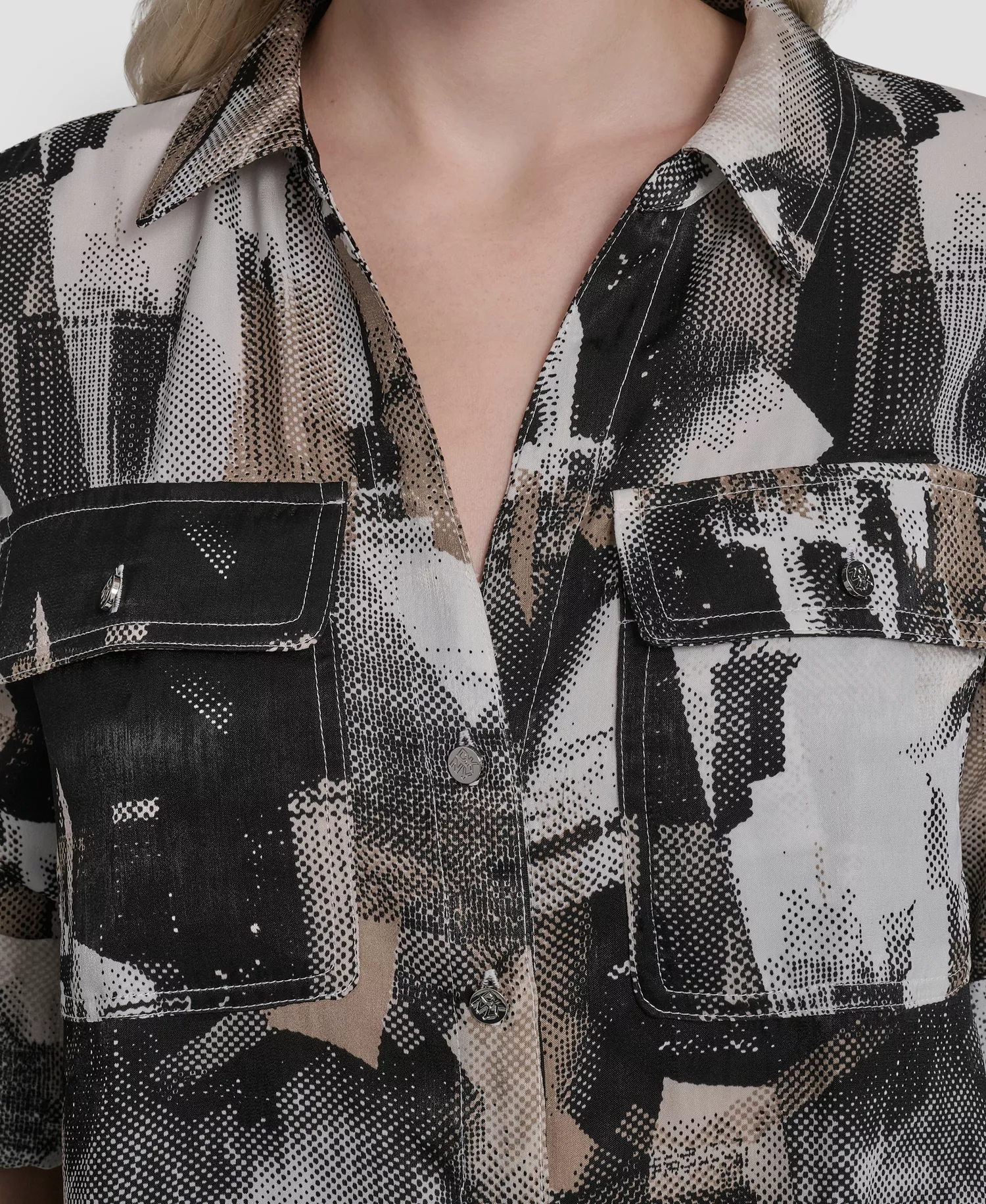 Women's Printed Roll-Tab Shirt - Ivory Skyline Collage - L