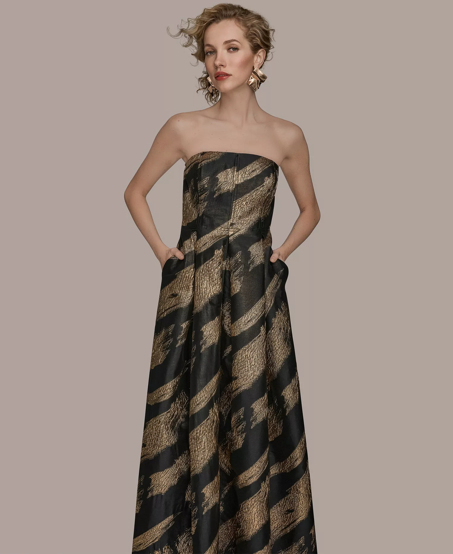 Women's Metallic Jacquard Strapless Ball Gown - Black/Gold - 10