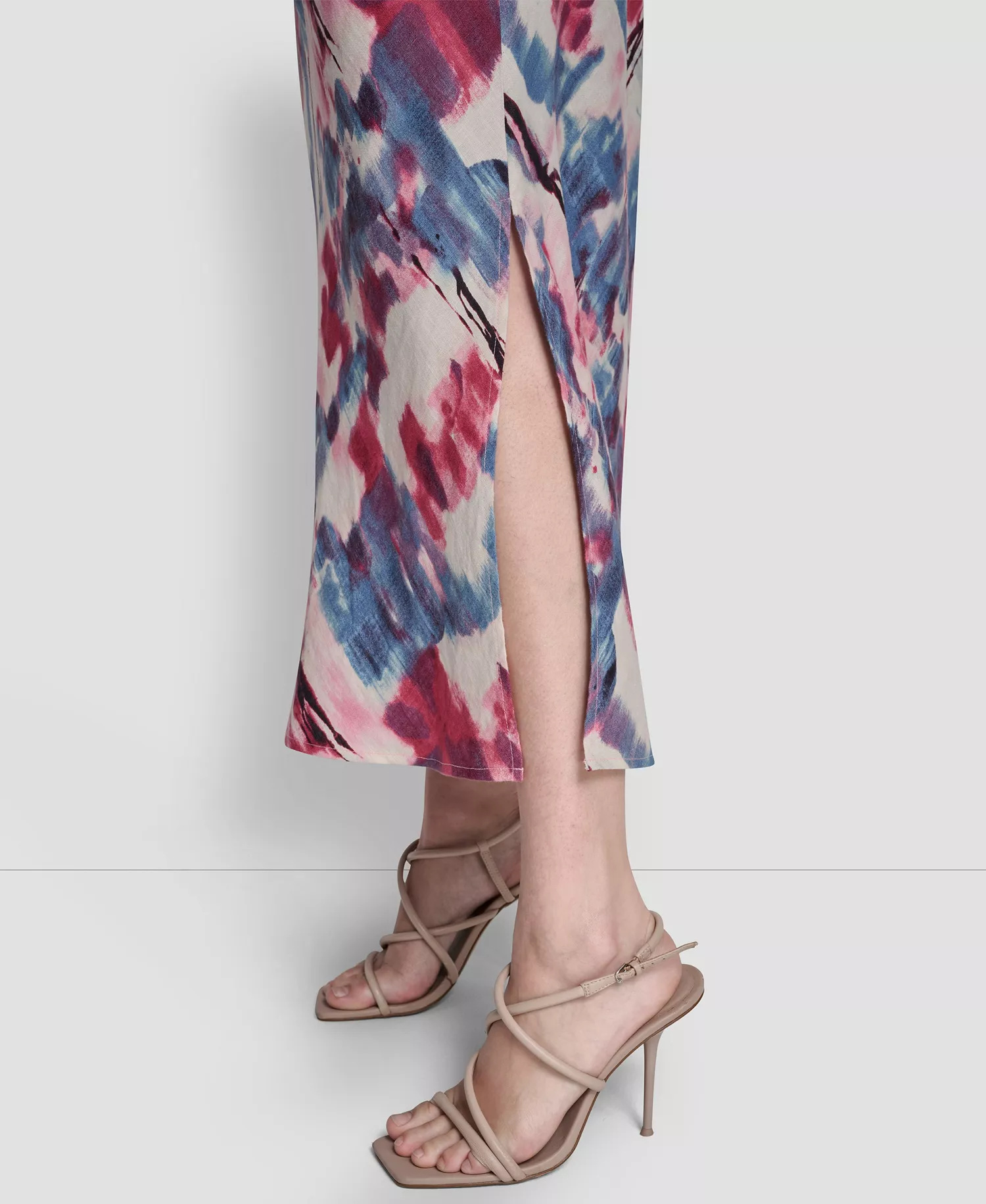 Women's Sleeveless V-Neck Panel Printed Dress - Urban Bloom - L