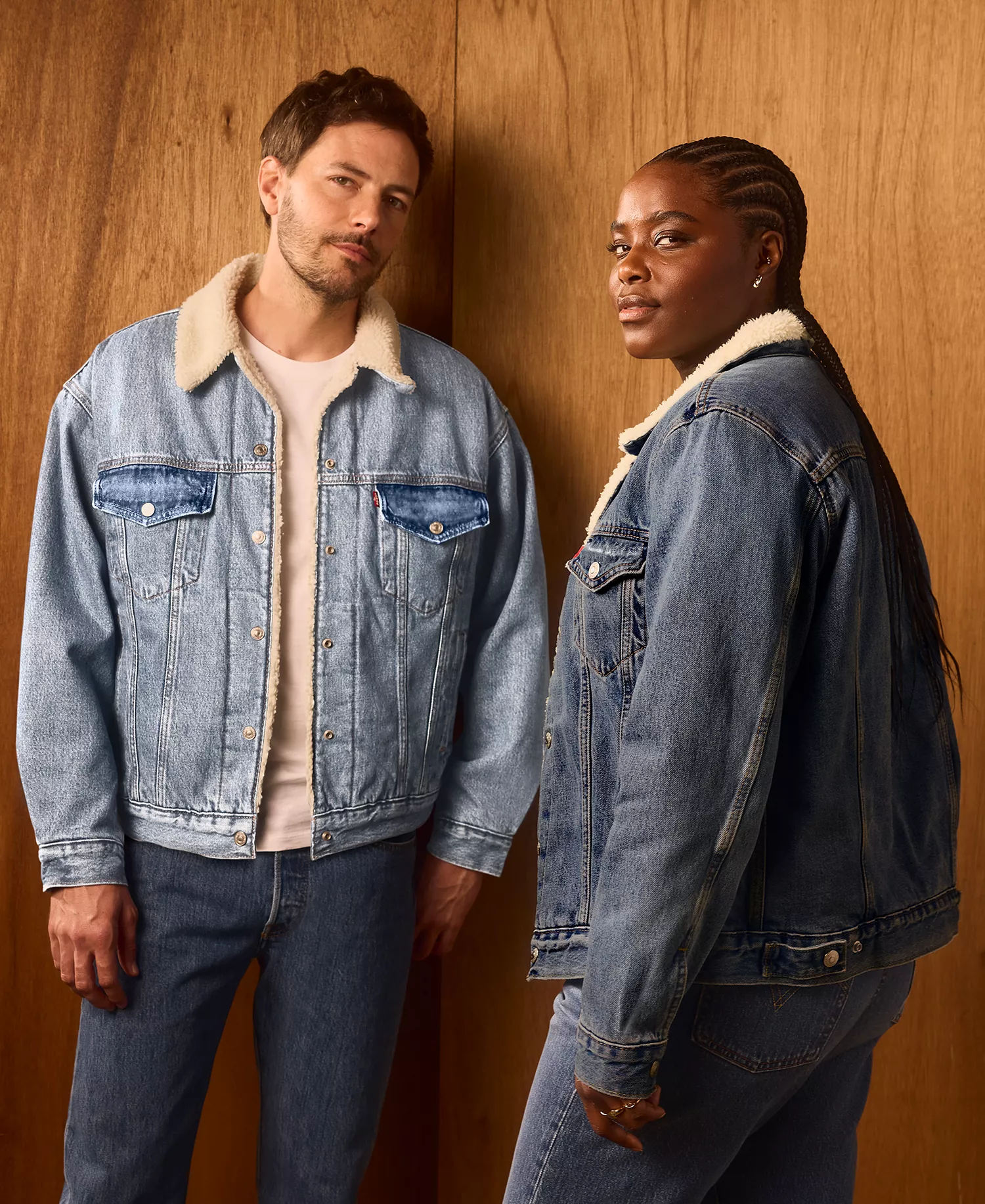 Women's 90s Denim Trucker Jacket with Sherpa Lining - Inner Adve - M