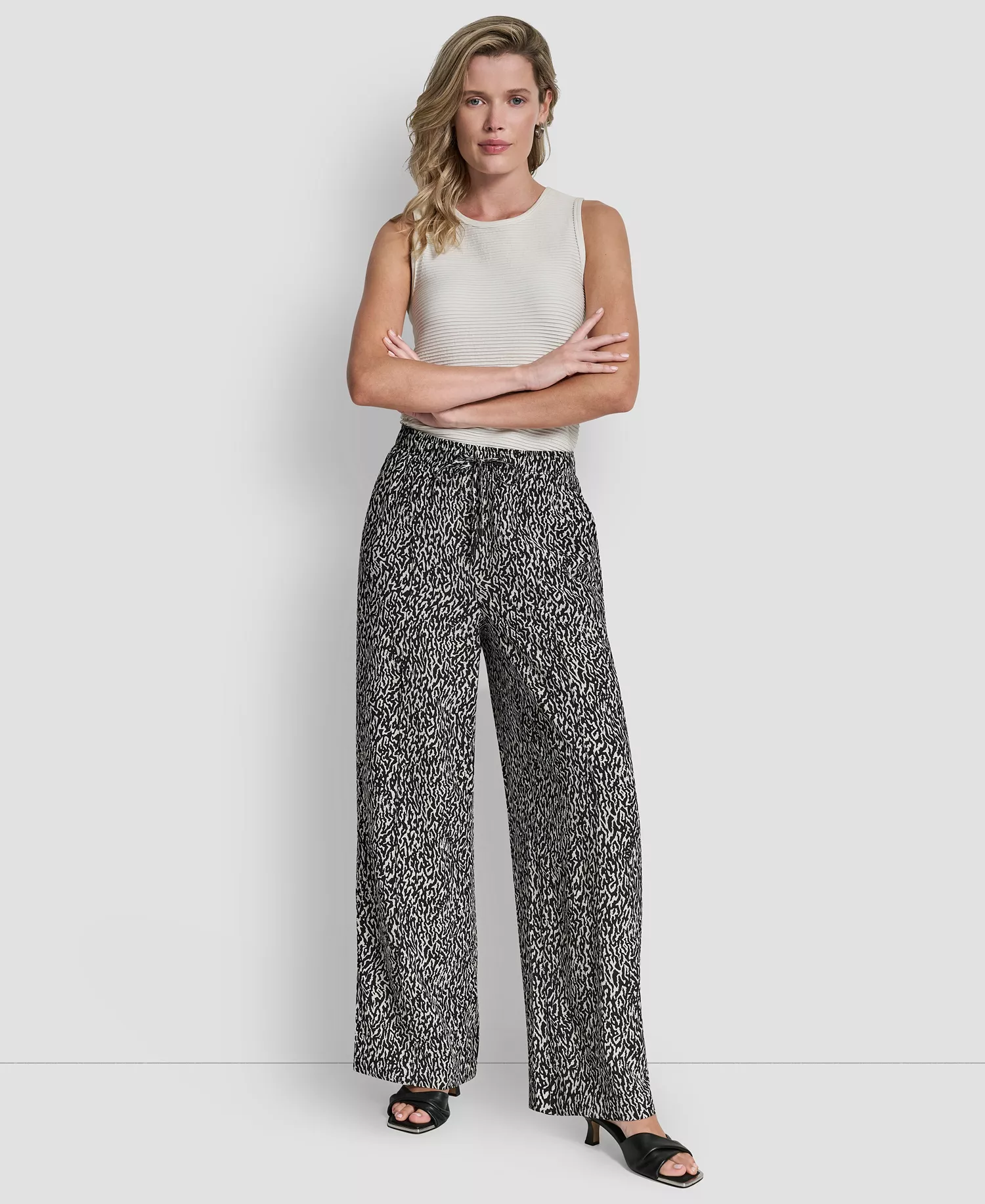 Women's Printed Straight Leg Pull-On Pants - Logo Ikat - S