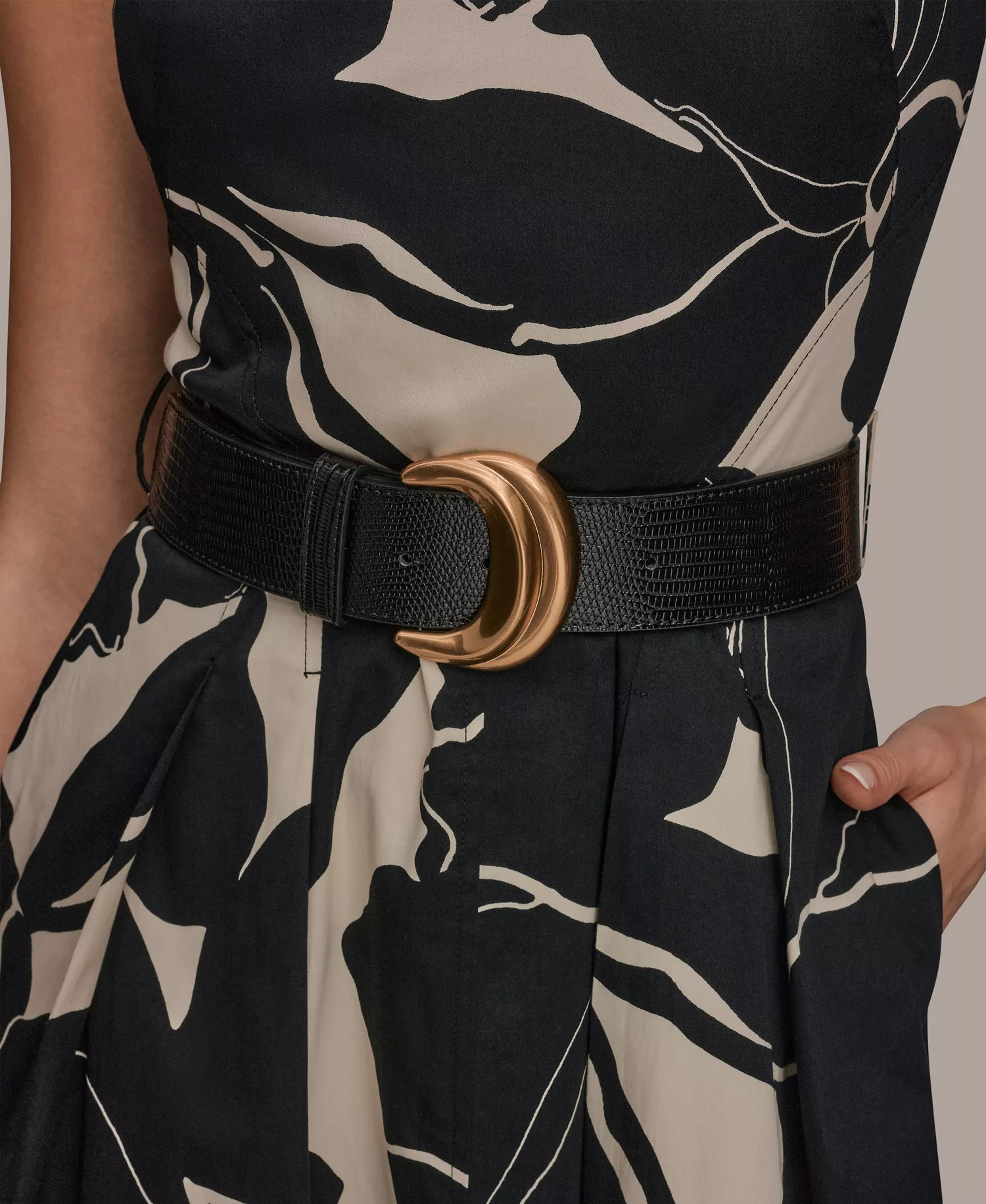 Women's Sleeveless Square Neck Floral A-Line Midi Dress - Black/Parchment - 10