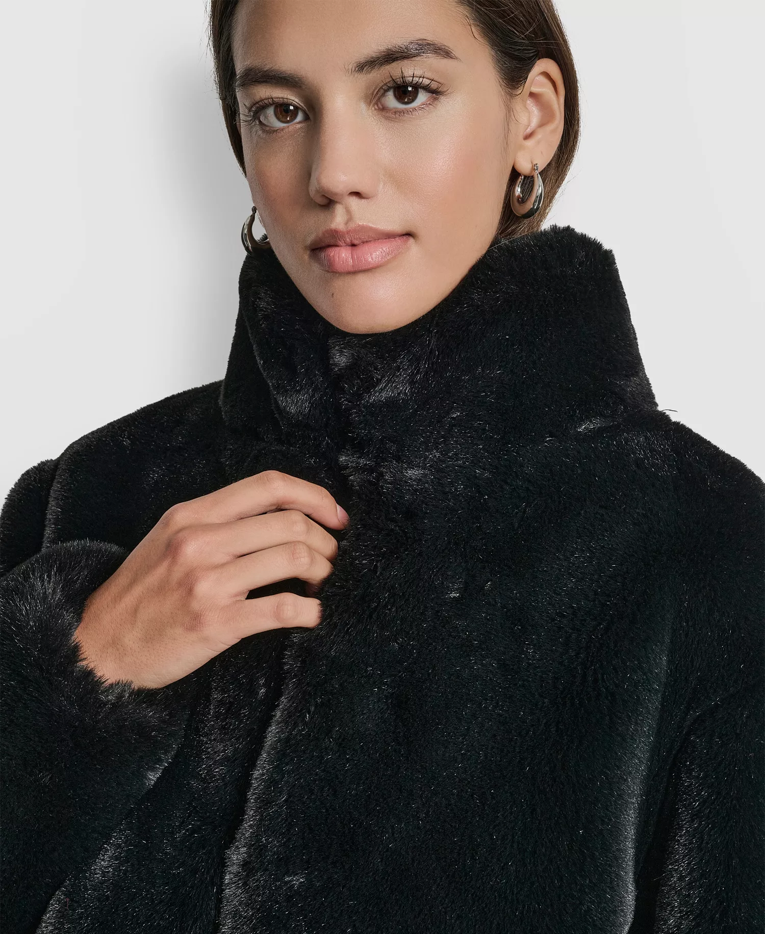 Women's Long-Sleeve Cropped Faux Fur Jacket - Black - L