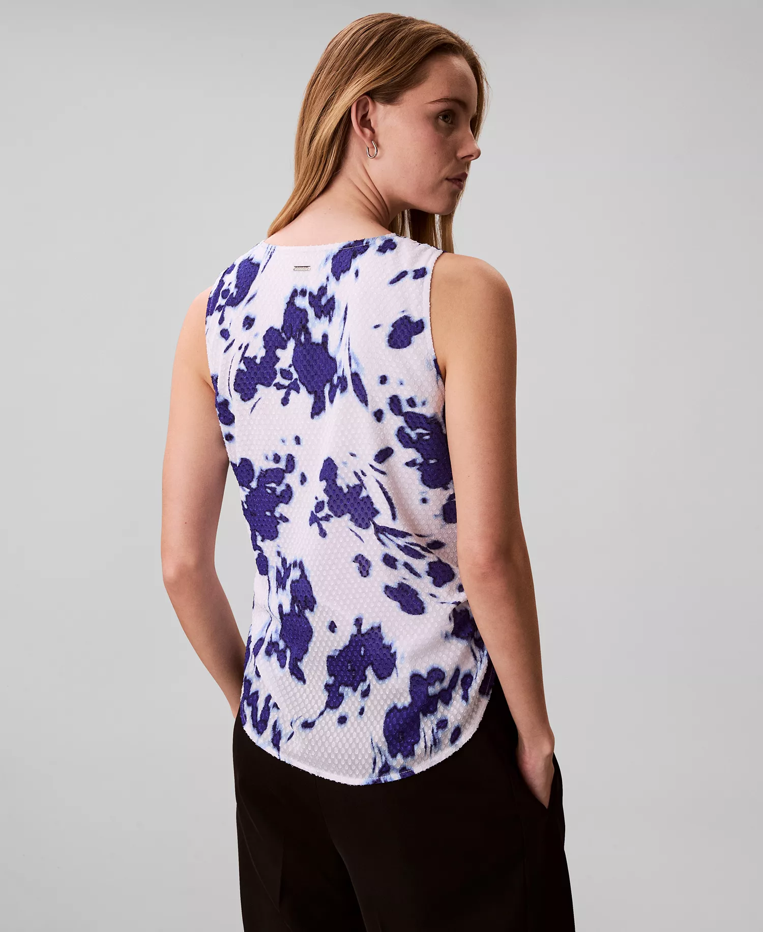 Women's Printed Fill Coupe Scoop Neck Tank Top - Brilliant White Swept Floral Print - L