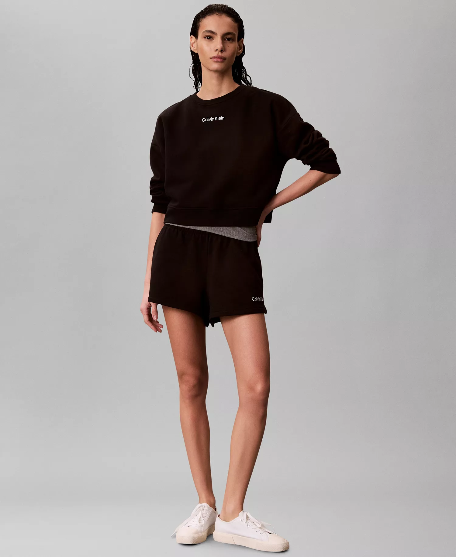 Women's Crewneck Long-Sleeve Sweatshirt - Black - 2XL