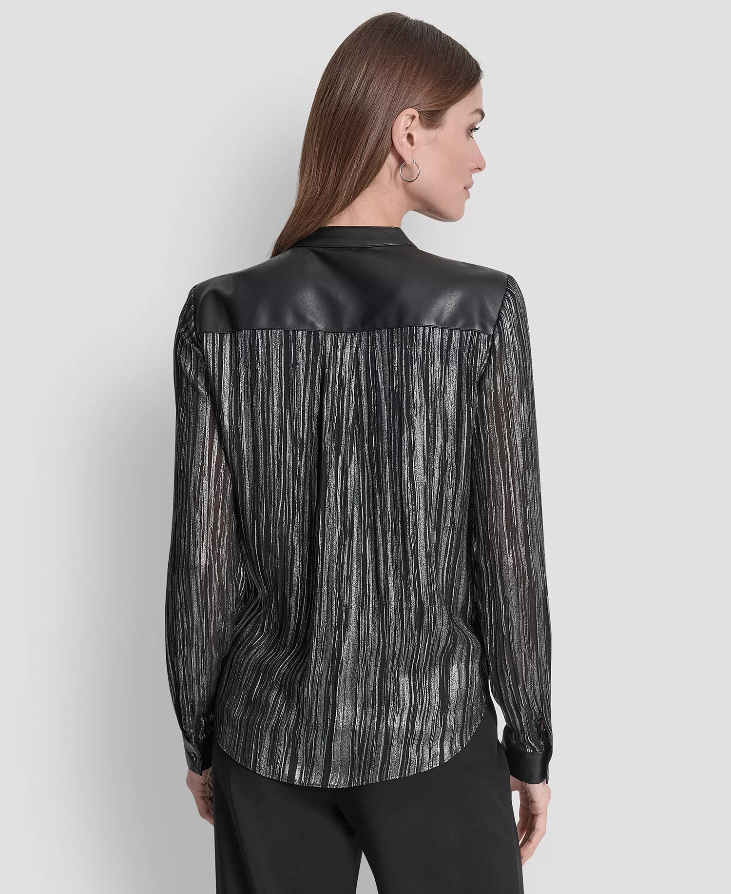 Women's Crinkle Detail V-Neck Top - Black/gunmetal - L