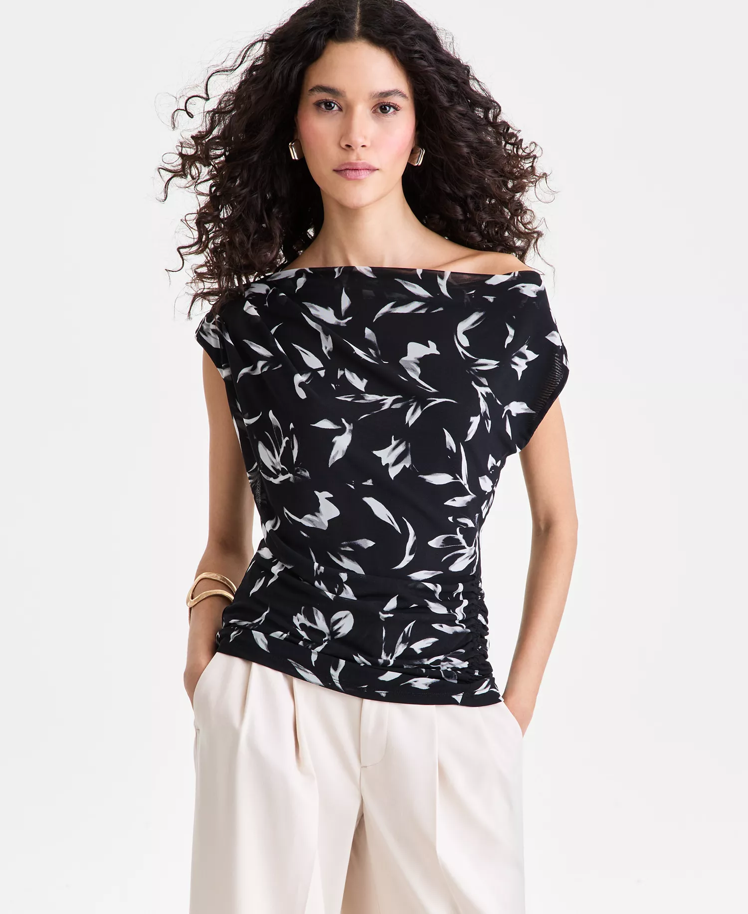 Women's Short Sleeve Asymmetric Knit Top, Macy's Exclusive - Siena Blooms Bk - L