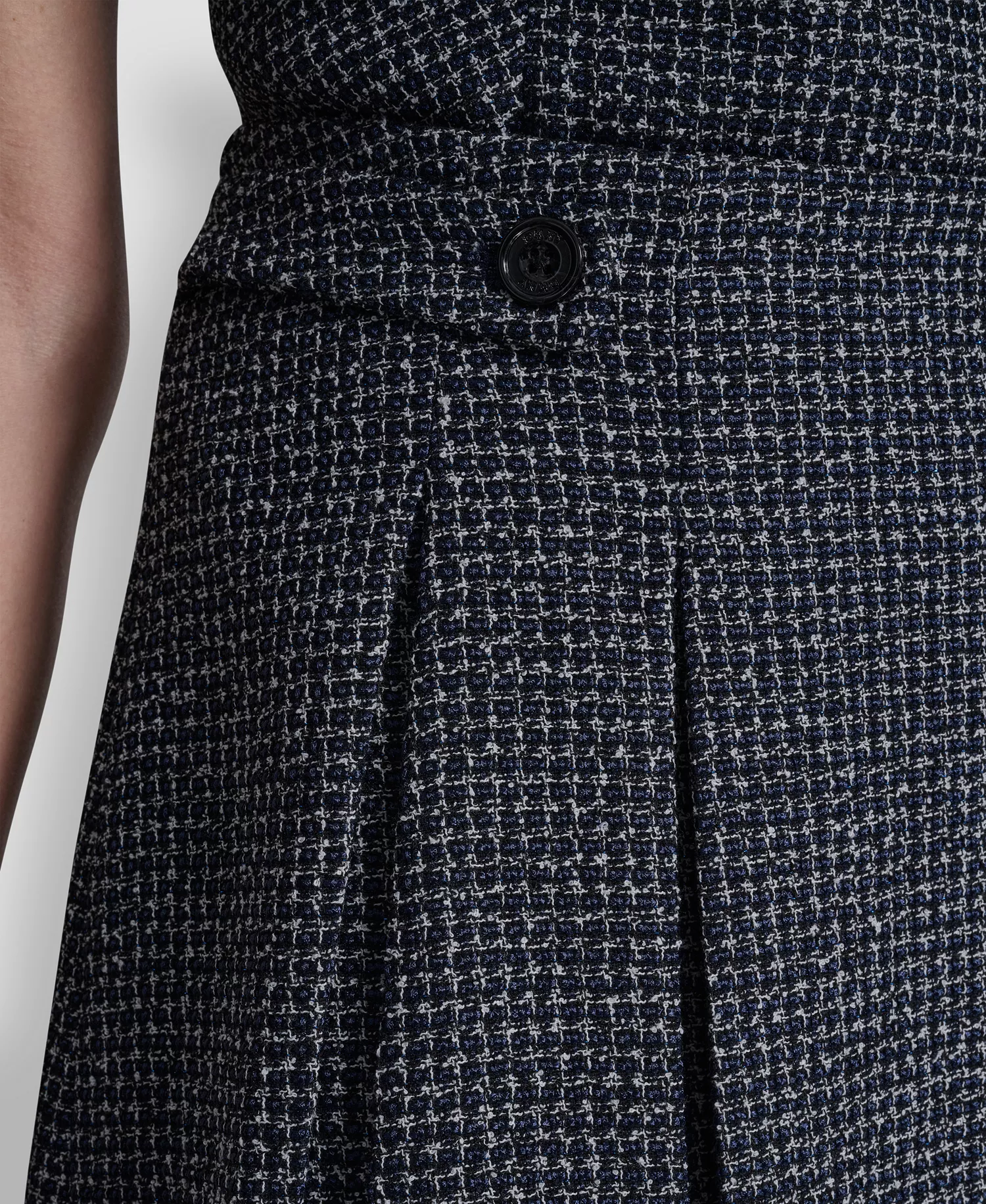 Women's Pleated Zippered Mini Skirt - Navy Combo - 10