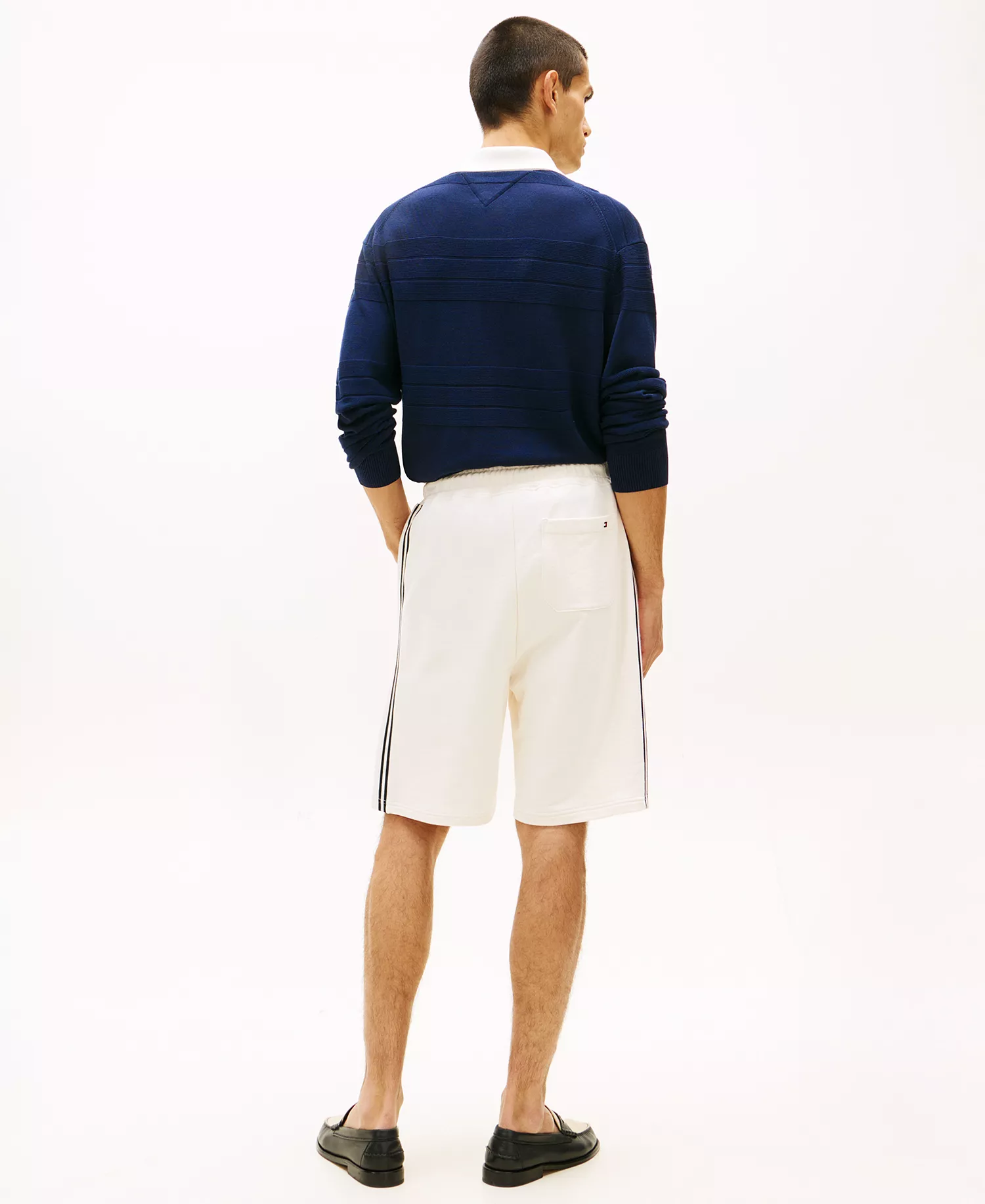 Men's Country Club Crest 8" Regular-Fit Sweatshorts - Ivory Petal - L