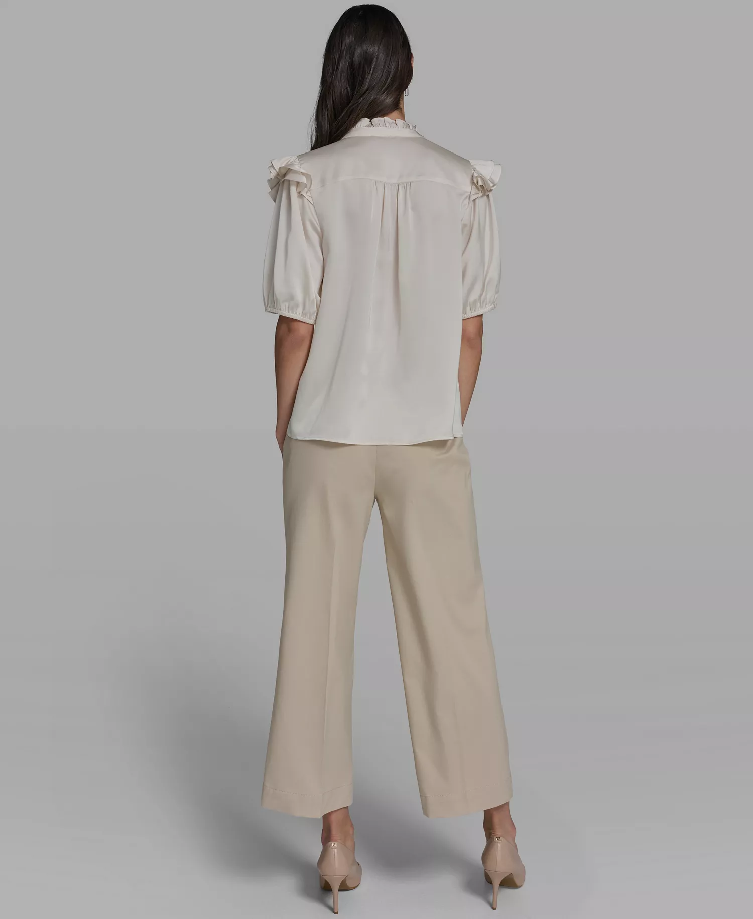 Women's Ruffle Shoulder V-Neck Top - Bisque - L