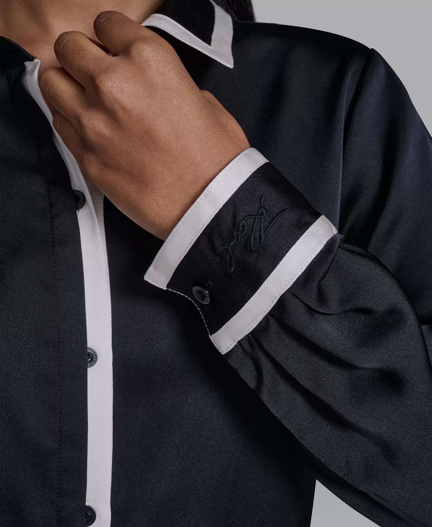 Women's Collared Long-Sleeve Top - Black/Bisque - L