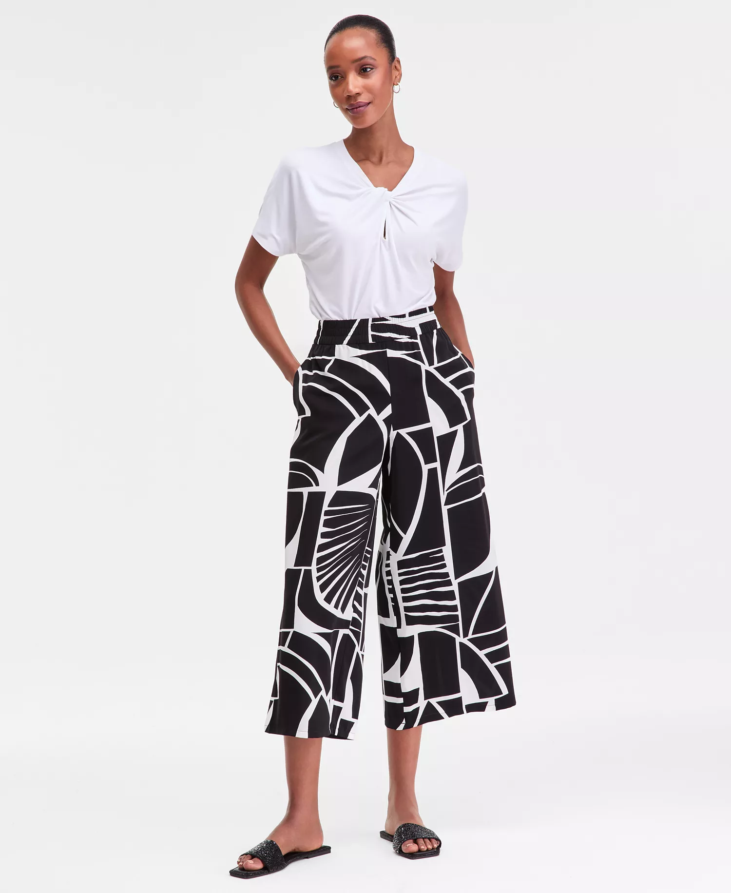 Women's Cropped Printed Pull-On Wide-Leg Pants, Macy's Exclusive - Fae Geo Black - L - Regular