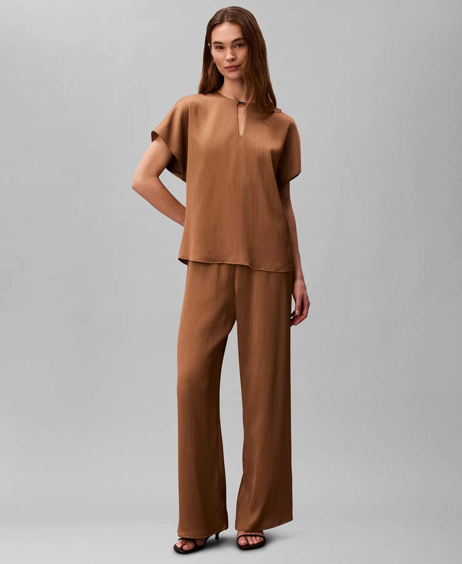 Women's Plisse Short-Sleeve Top - Executive Brown - L