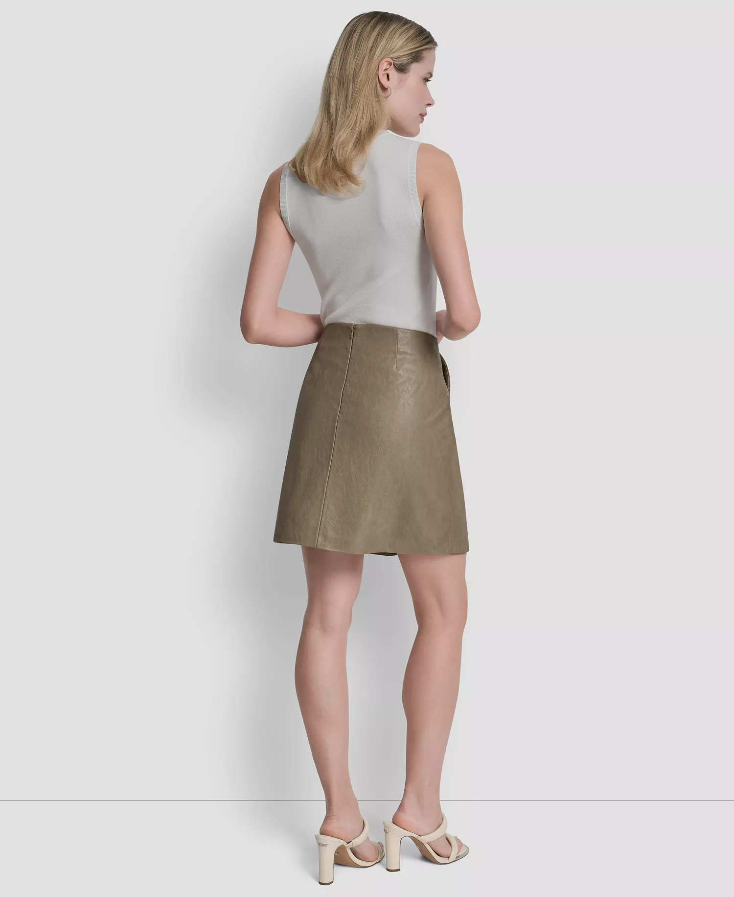 Women's Zipper Back Mini Skirt - Taupe - 0