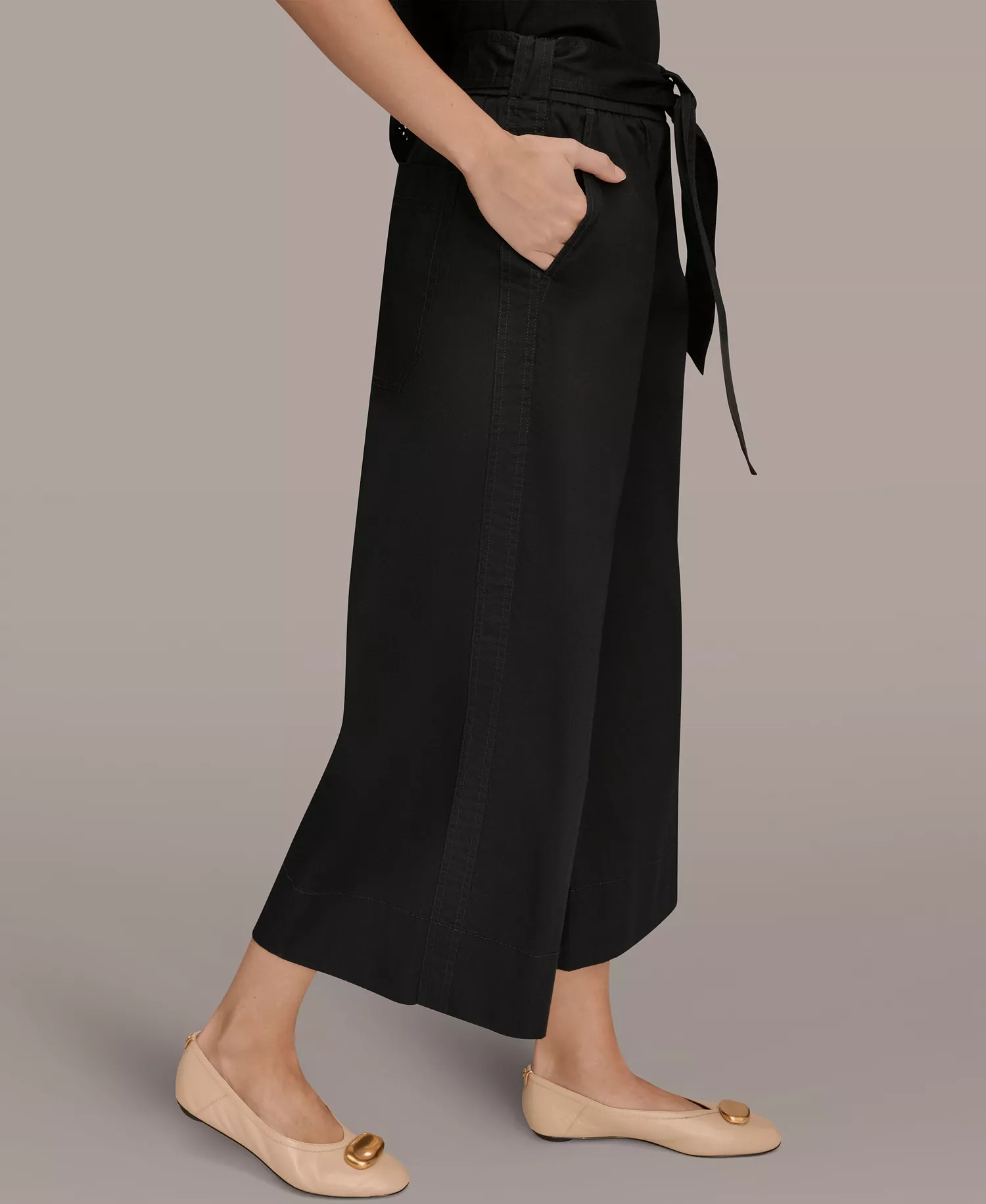 Women's Mid-Rise Cropped Pants - Black - L