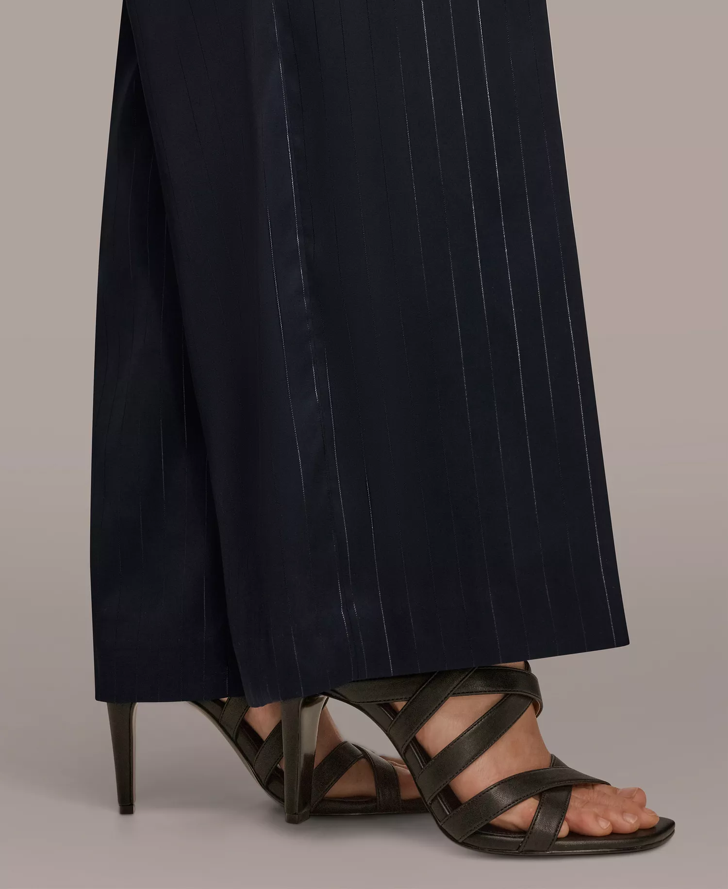 Women's Pinstripe Wide Leg Pull-On Pants - Navy/Silver Pinstrip - L