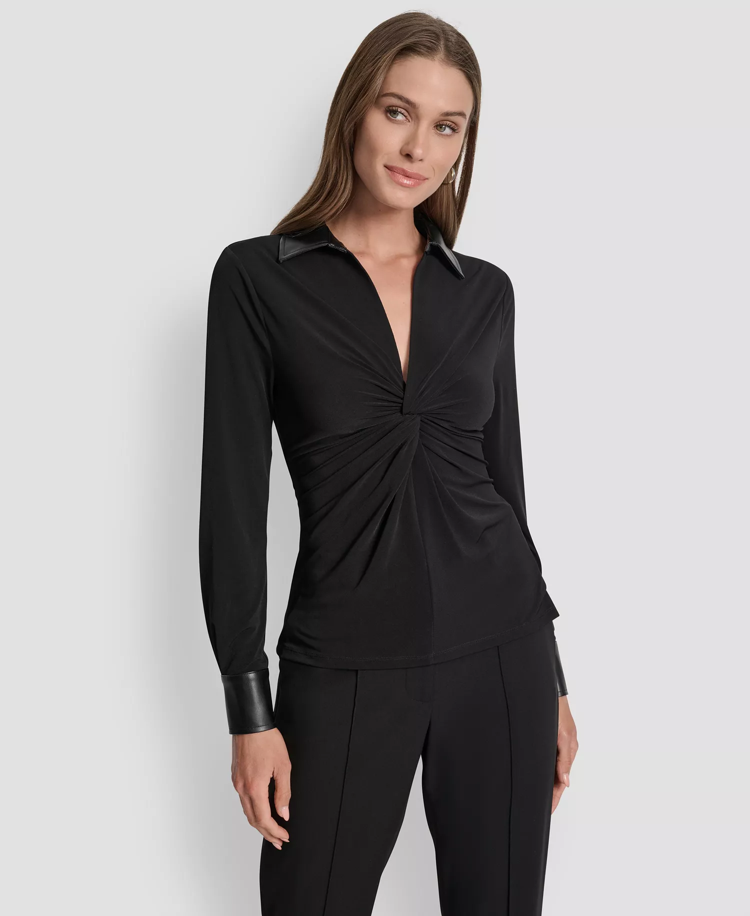 Women's Twist-Front Contrast-Trim Pull-On Top - Black - L