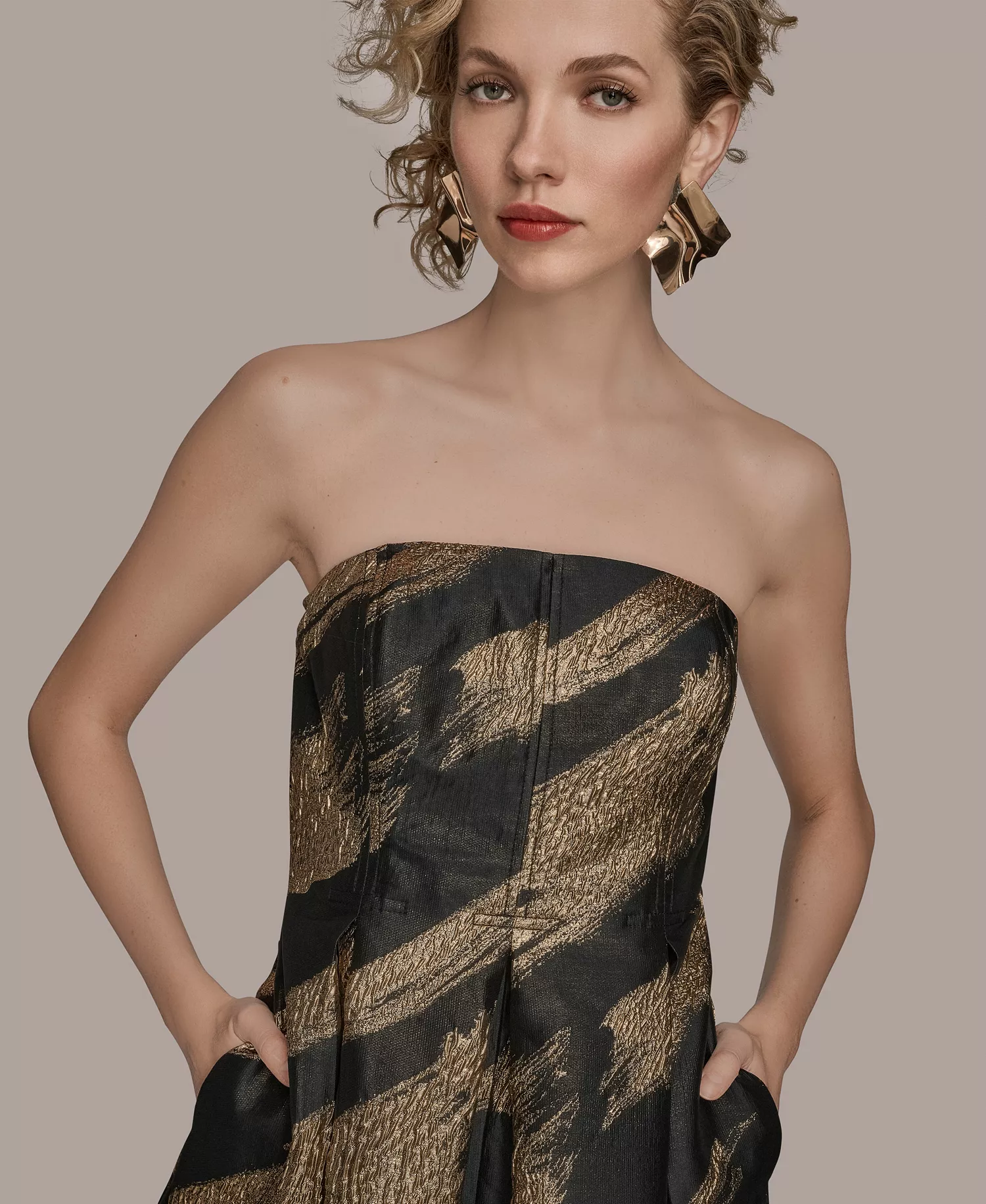 Women's Metallic Jacquard Strapless Ball Gown - Black/Gold - 10