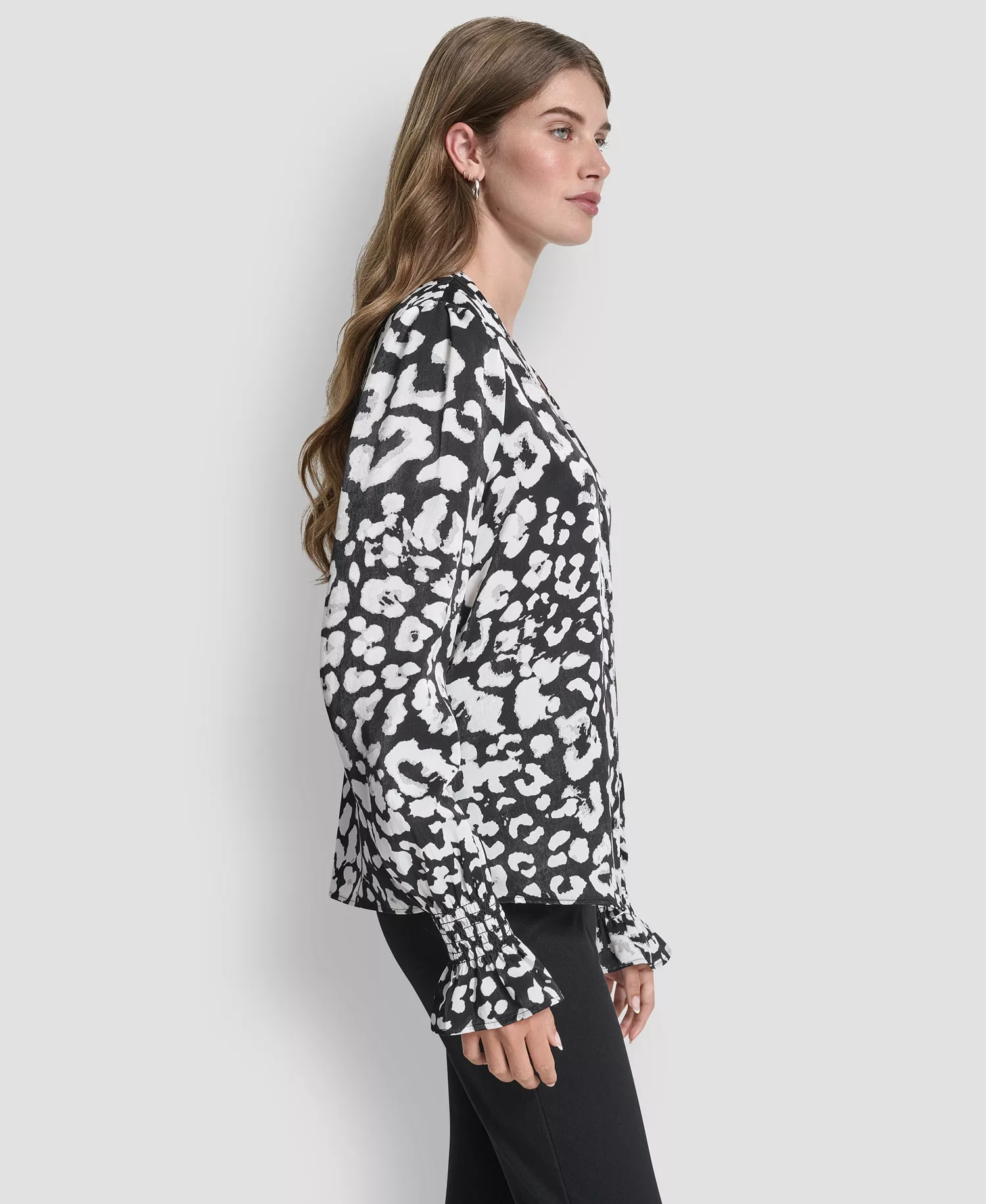 Women's Long-Sleeve Split-Neck Top - Black Leopard - S