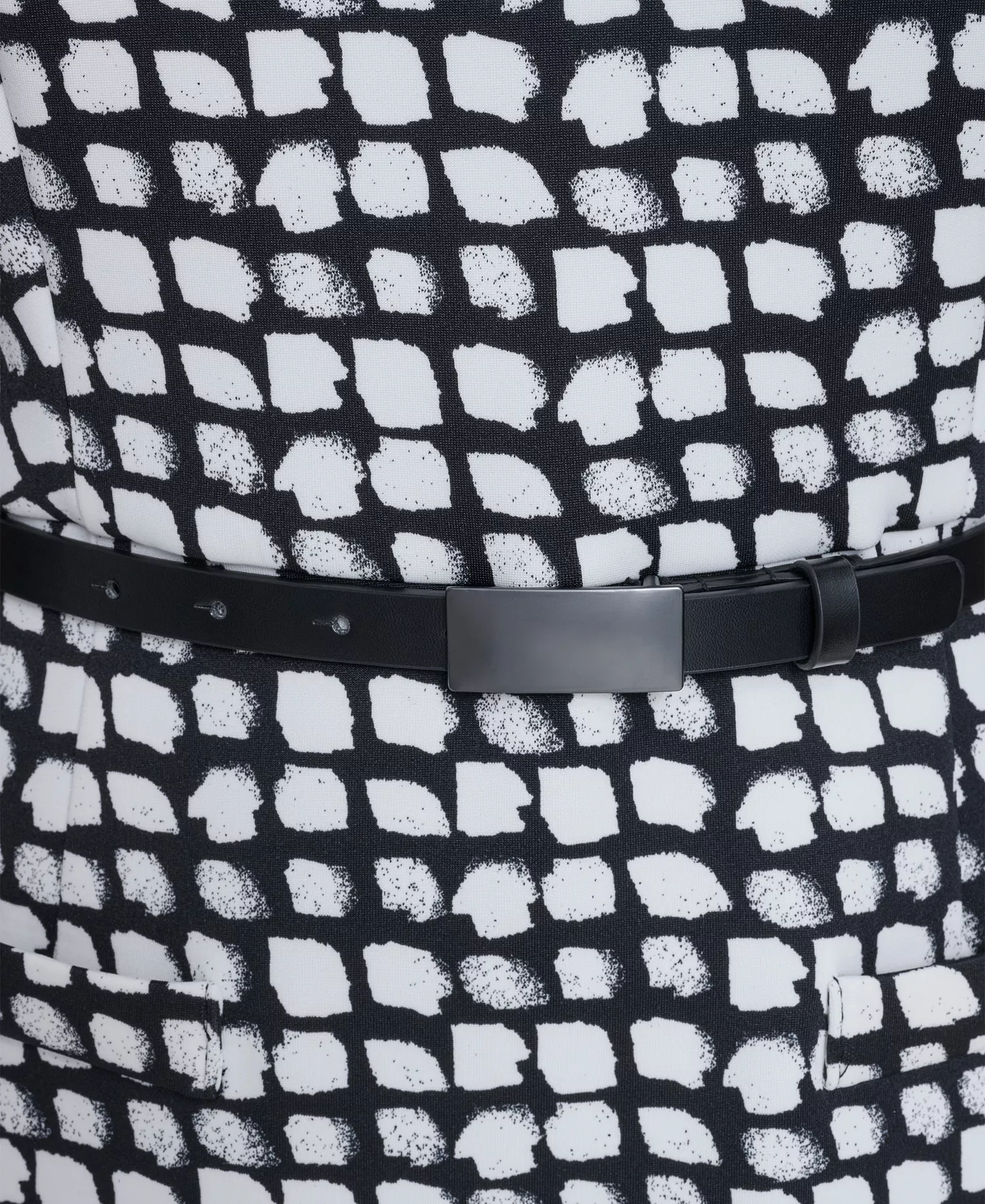 Women's Bubble Hem Belted Crewneck Dress - Black Cream - 10