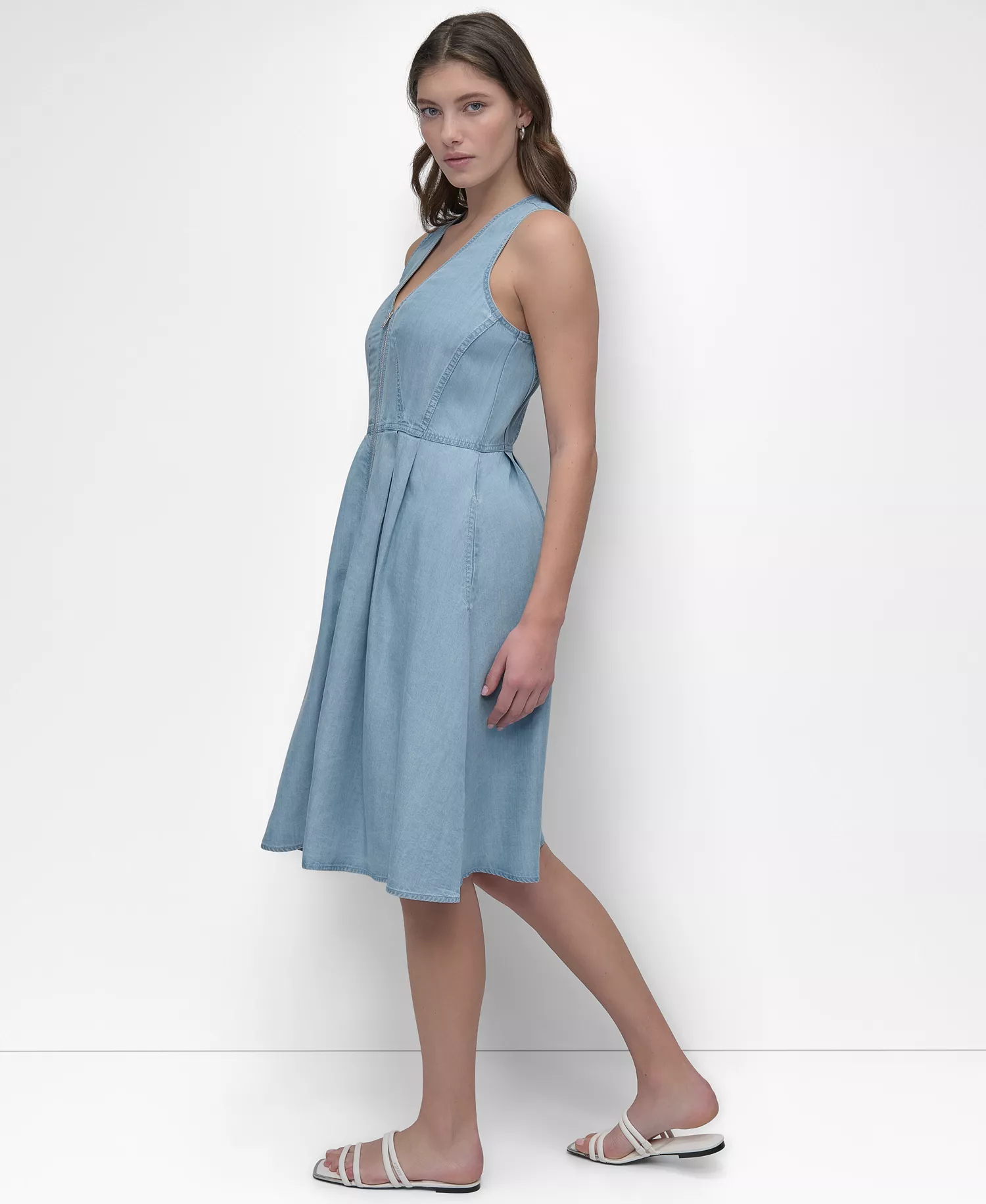 Women's Sleeveless Zip-Front Fit & Flare Dress - Light Chambray - L