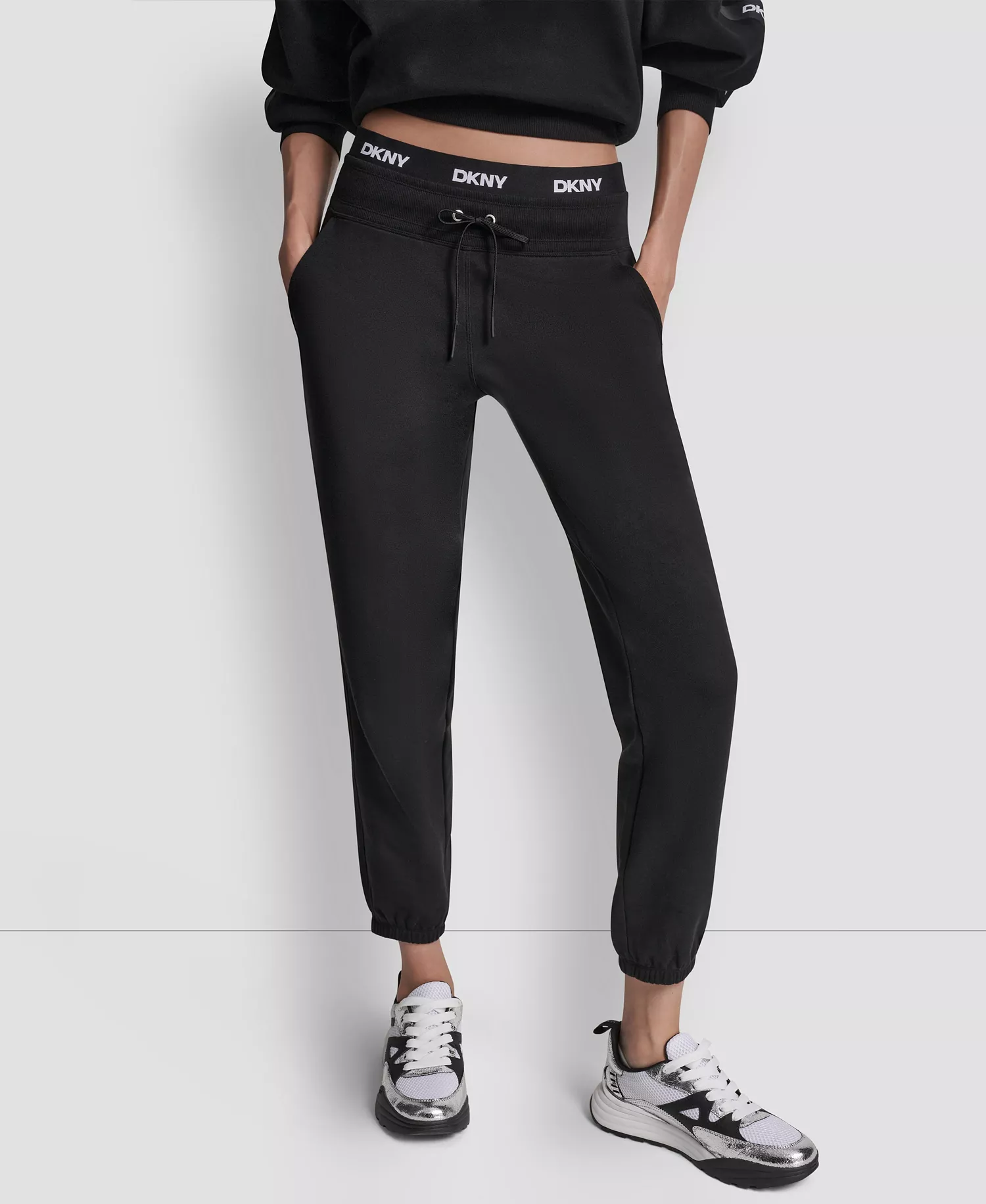 Women's Classic Logo Elastic High-Rise Sweatpants - Black - L