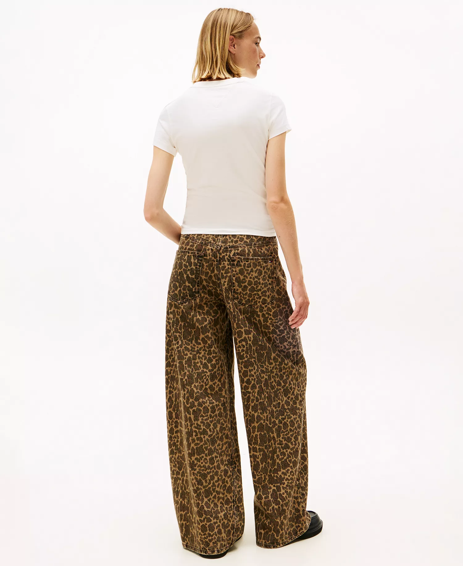 Women's Crewneck Slim Bling Linear T-Shirt - Ancient White - L