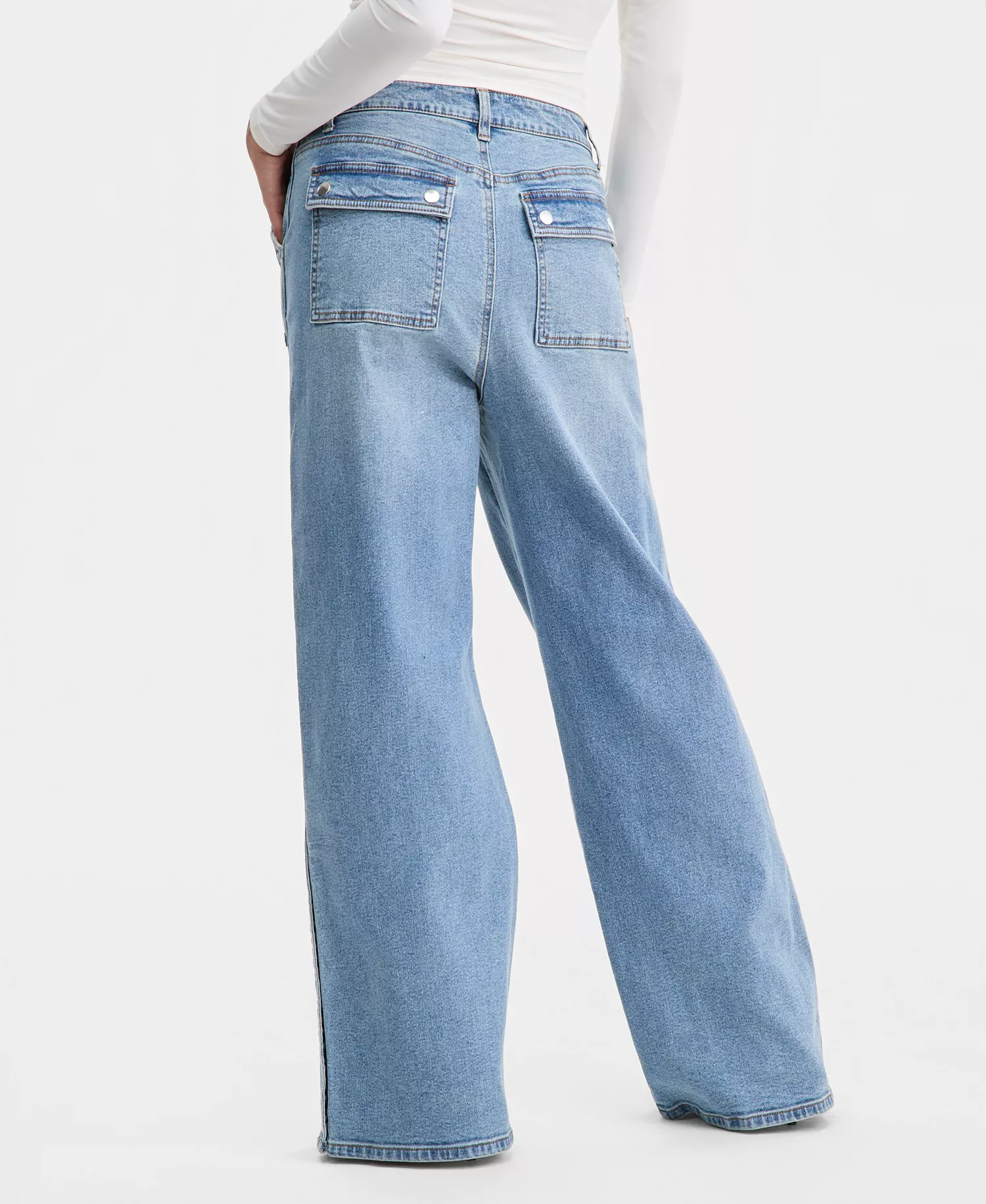 Women's High Rise Studded Wide Leg Jeans, Macy's Exclusive - Light Wash - 0