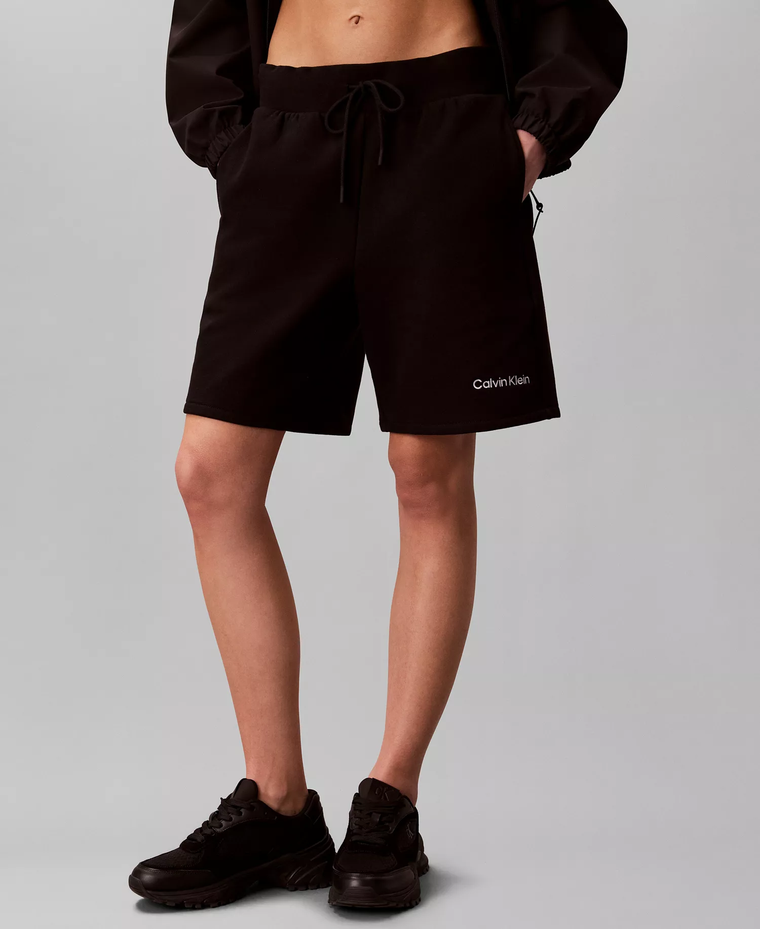 Women's Fleece Mid-Rise Shorts - Black - L