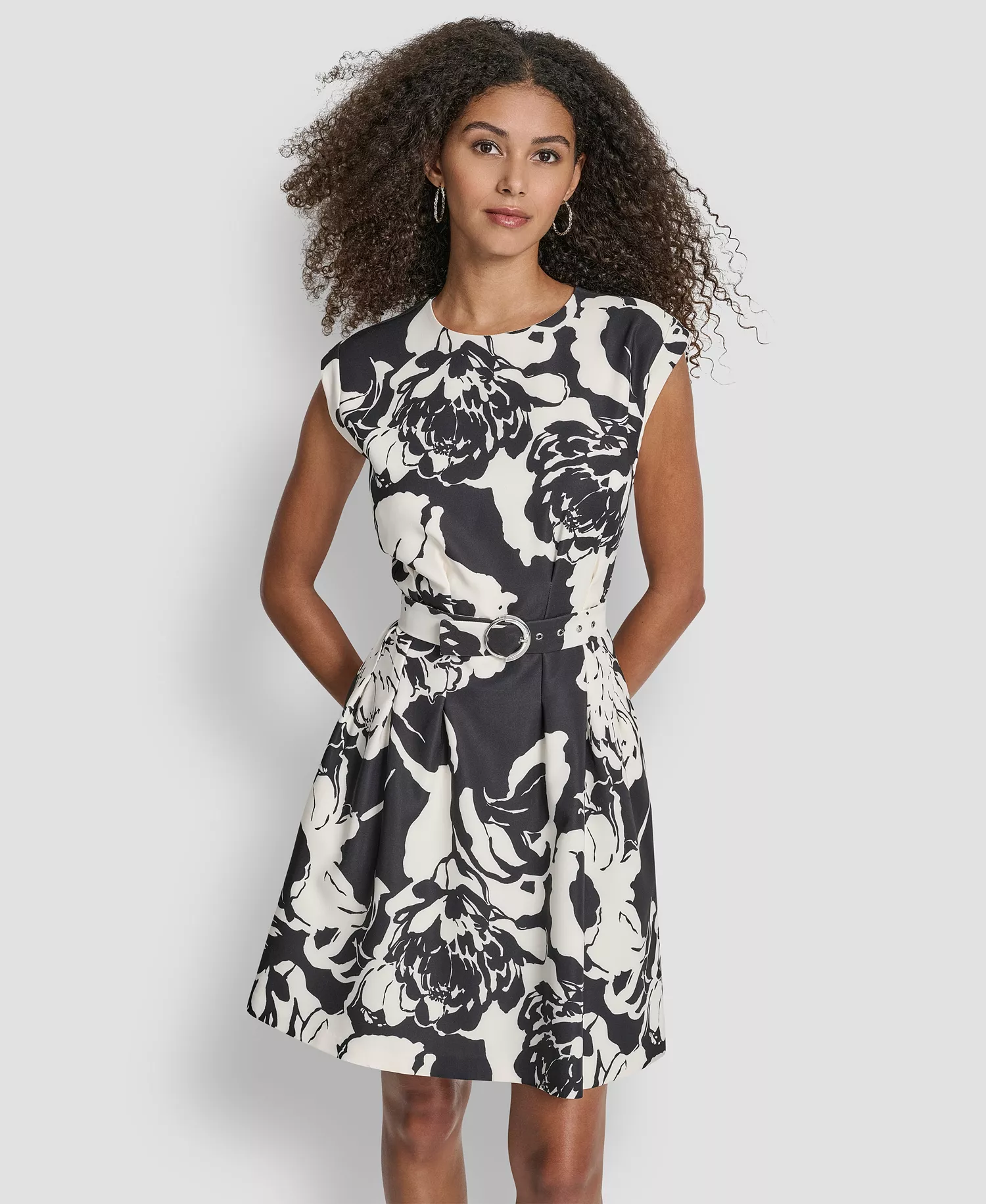 Women's Cap-Sleeve Fit and Flare Dress - Black/Ivory - 10