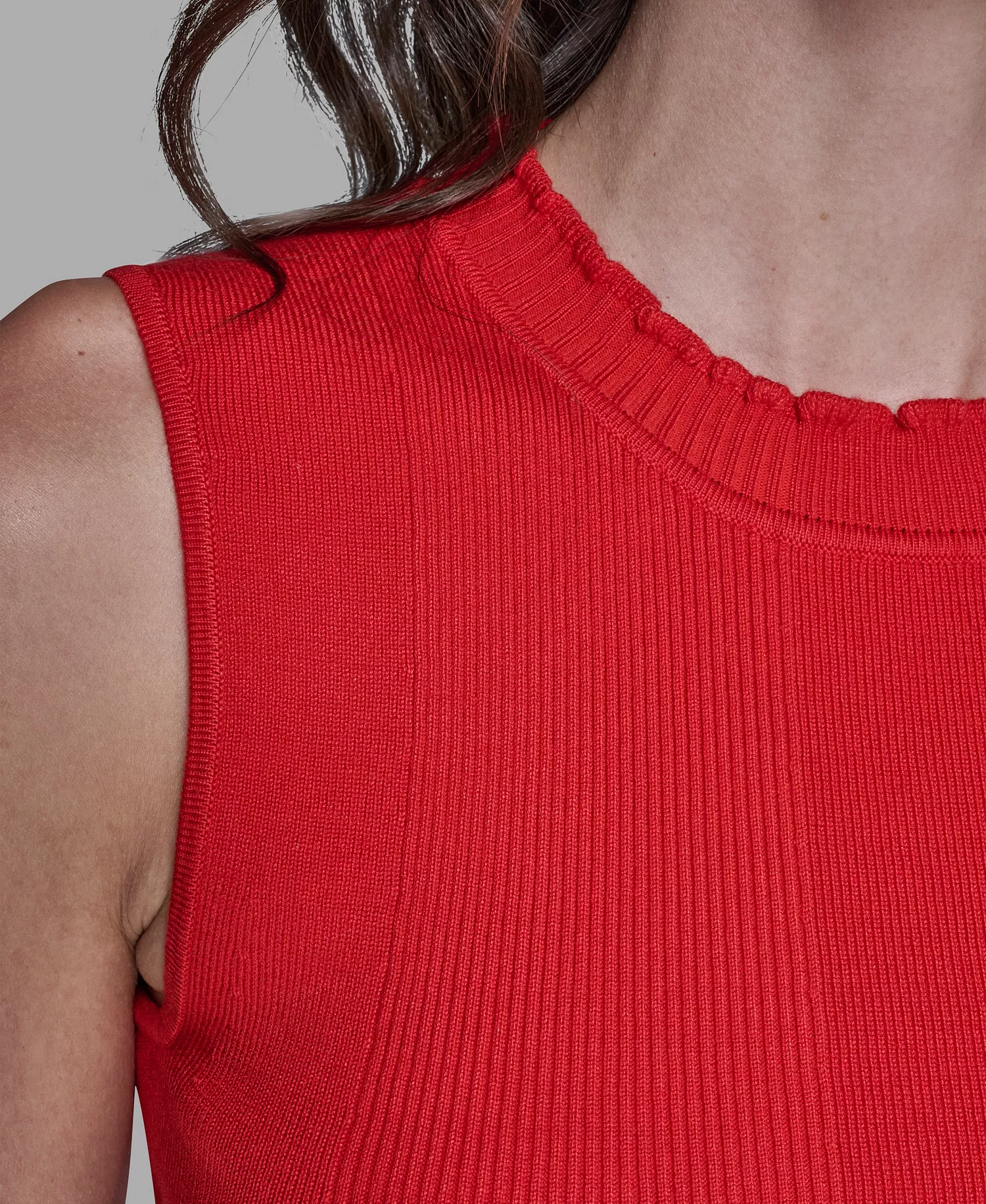 Women's Ruffled Collar Rib-Knit Sleeveless Top - Apple - L
