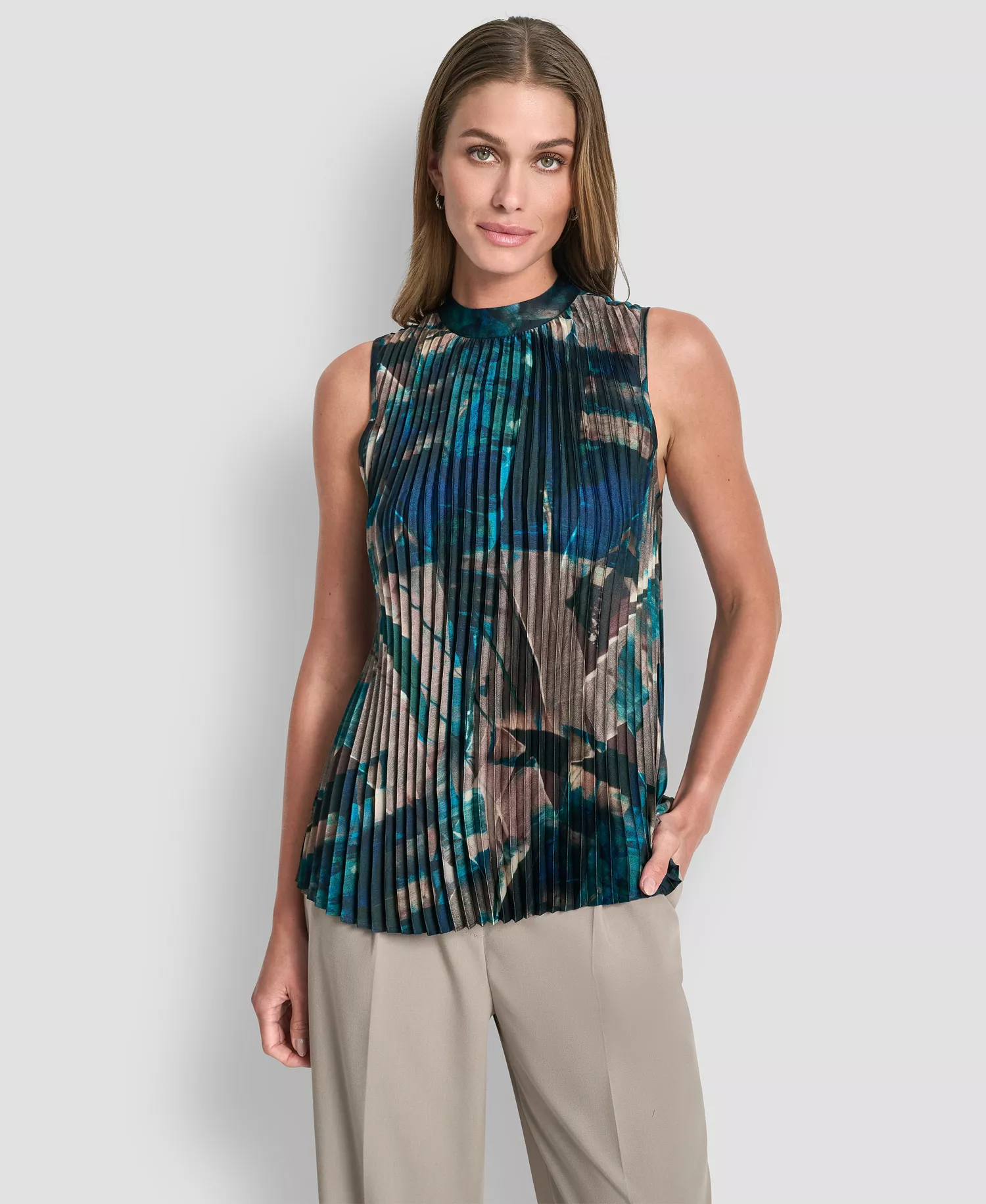 Women's Pleated Funnel Neck Sleeveless Blouse - City Taupe/ocean Blue Multi - L