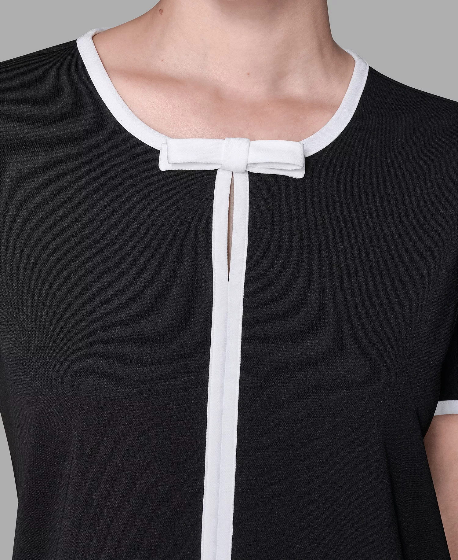 Women's Keyhole Neck with Bow Contrast Piping Top - Black/Soft White - L