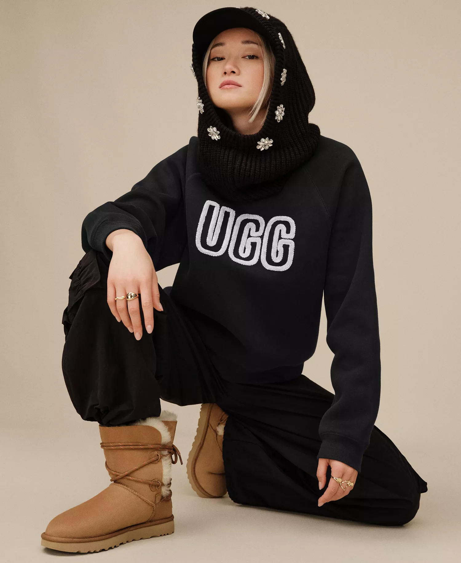 UGG Women's Logo Crewneck Sweatshirt - Black - L
