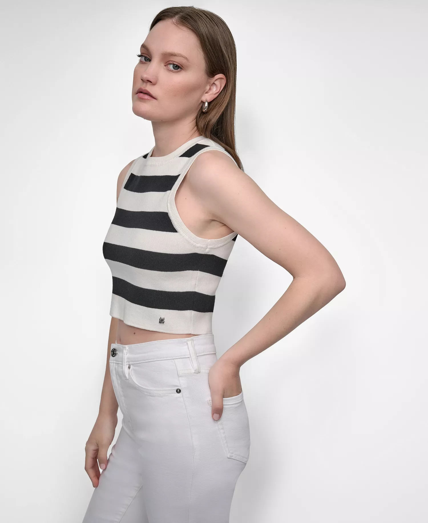 Women's Cropped Sleeveless Sweater - Eggnog/Black - L