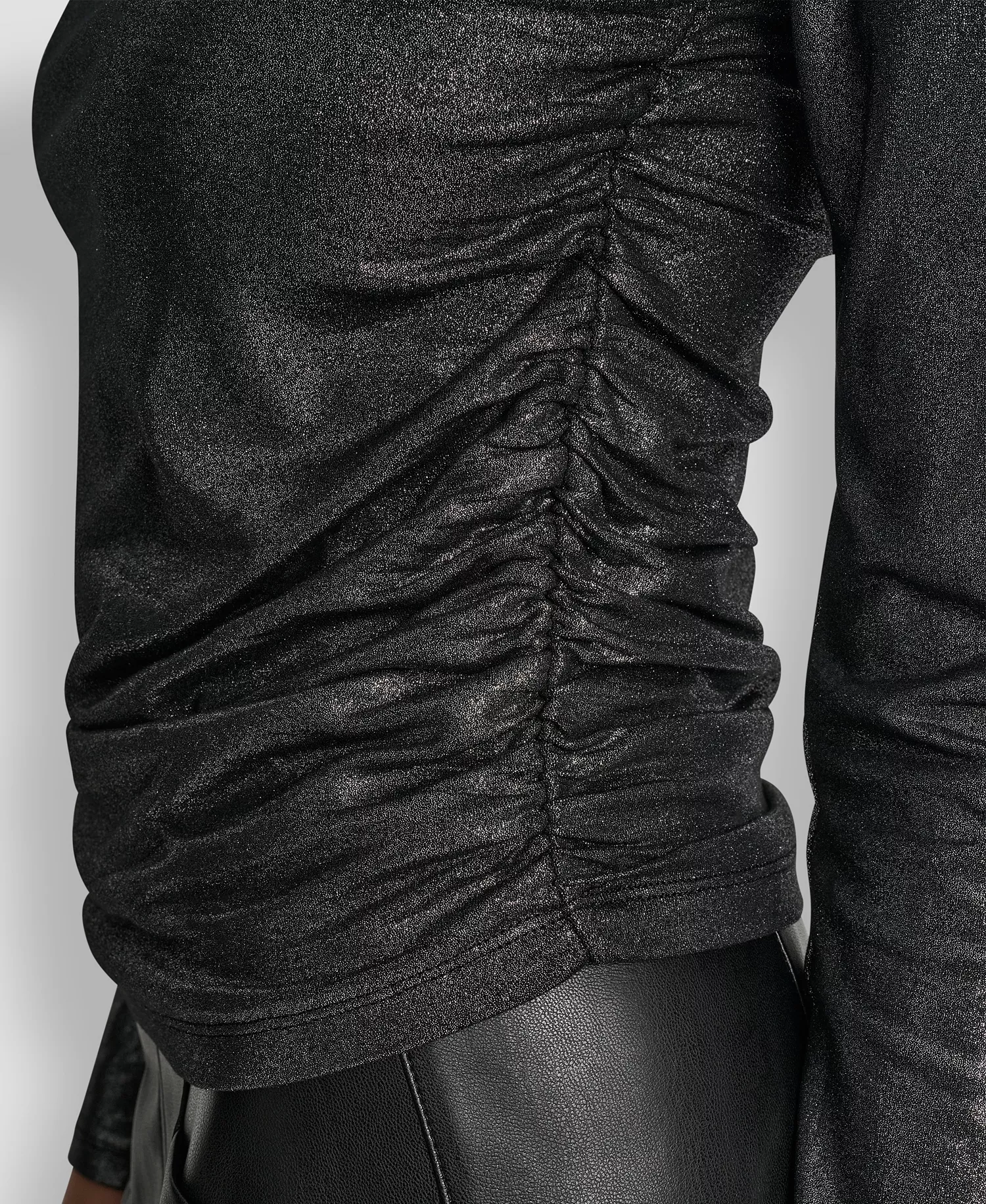 Women's Ruched Detail Long-Sleeve Top - Black/silver - L