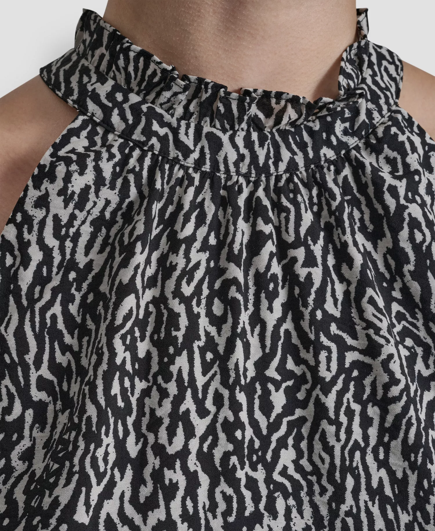 Women's Sleeveless Printed Voile Halter Top - Logo Ikat - L