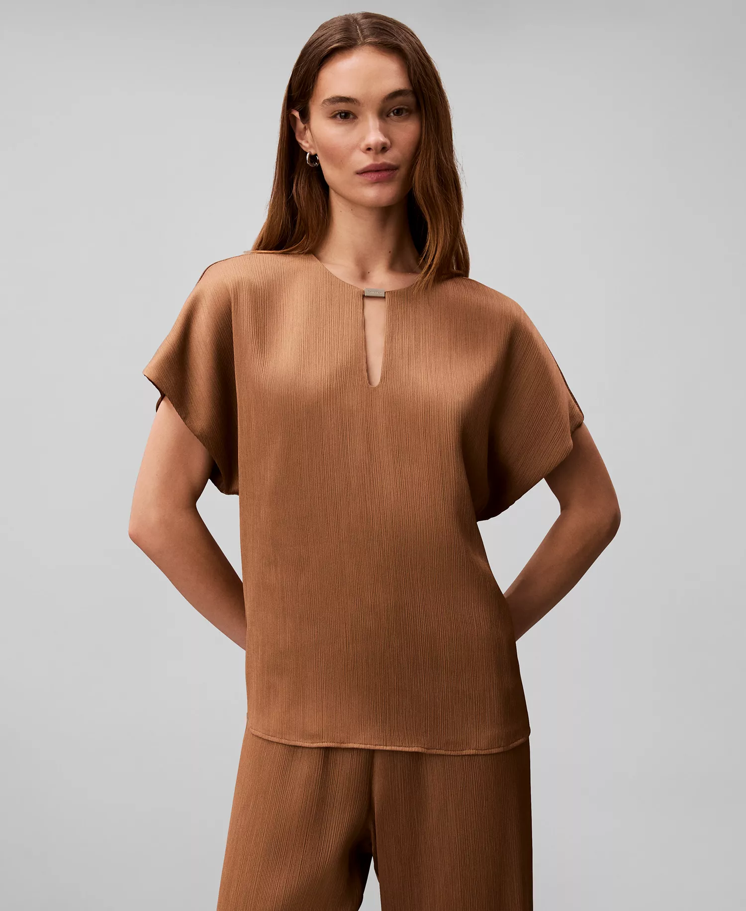 Women's Plisse Short-Sleeve Top - Executive Brown - L