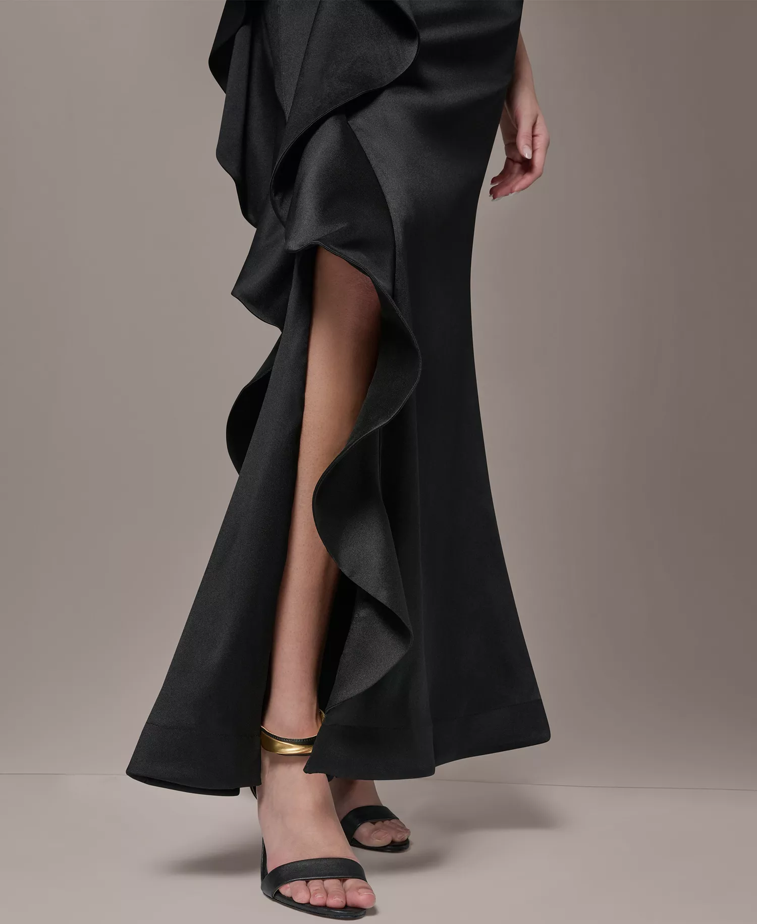 Women's Strapless Side Ruffle Gown - Black - 10