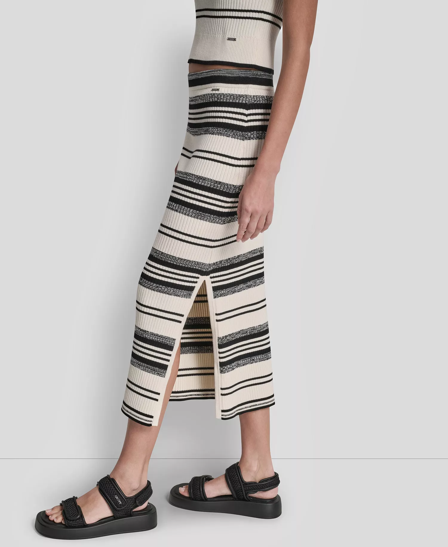 Women's Ribbed Stripe Pull-On Midi Skirt - Eggnog/black - L