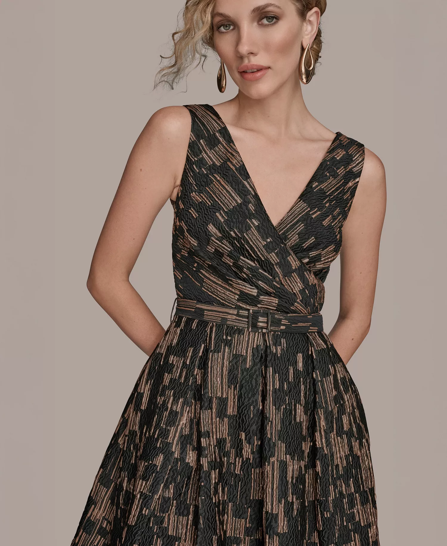 Women's Printed Fit and Flare Dress - BLACK/GOLD MULTI - 10