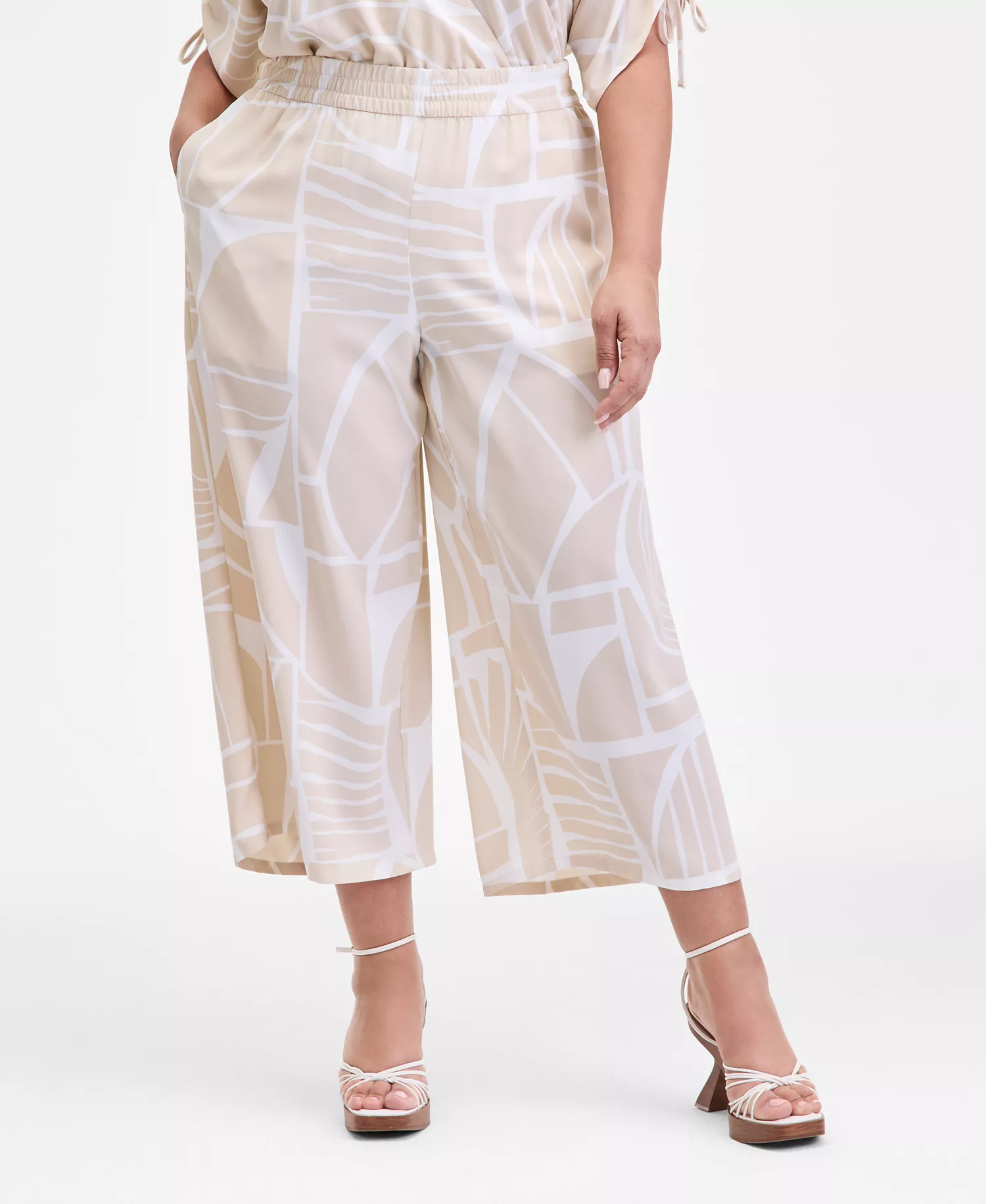 Plus Size Printed Pull-On Crop Pants, Macy's Exclusive - Fae Geo Ne - 0X - Plus