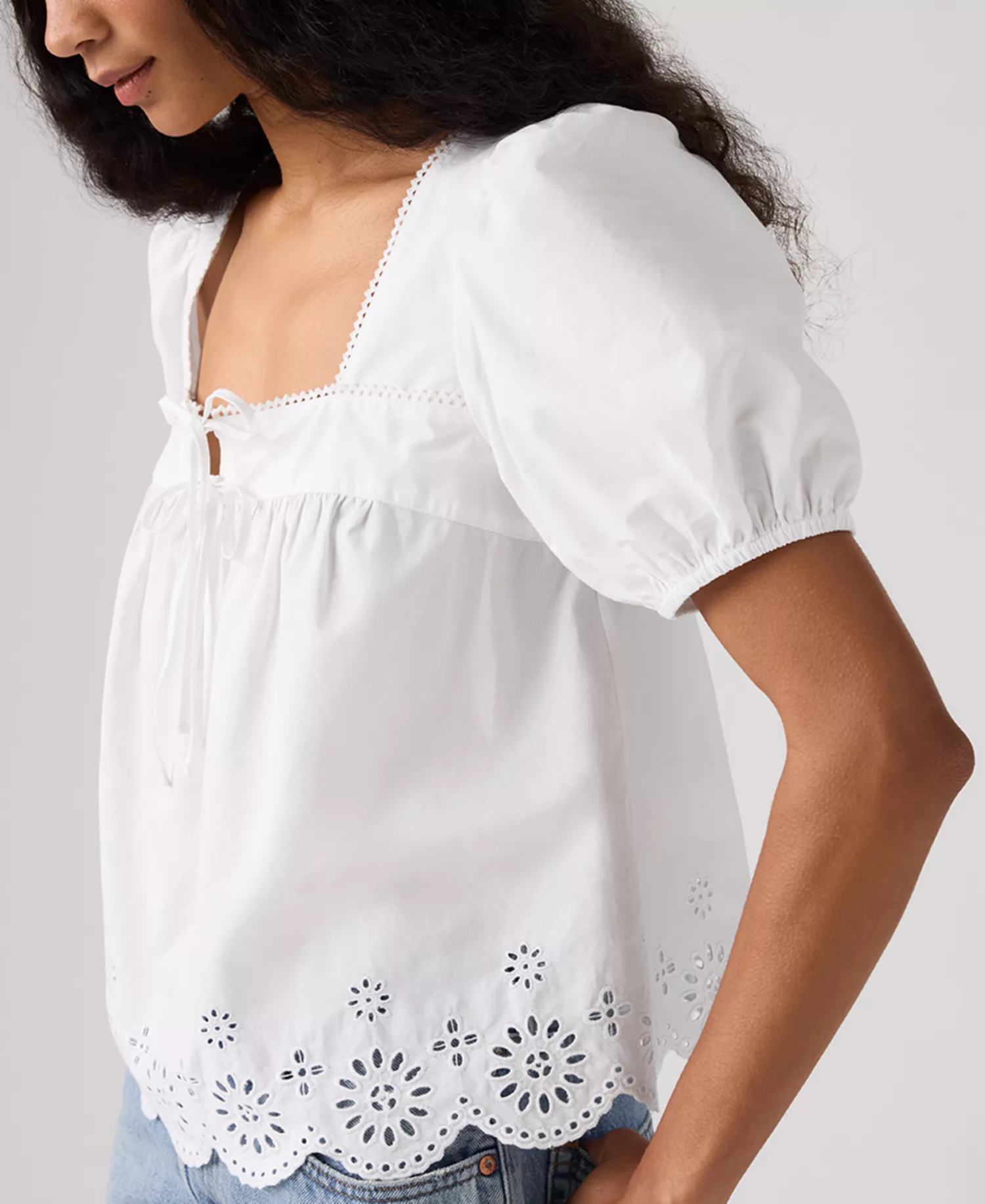 Women's Short-Sleeve Cutwork Blouse - Bright White - L